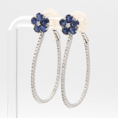 26996445a - Paar Creolen mit Saphiren und Brillanten, WG 750/000, ovale Form, Saphire blütenförm. ...