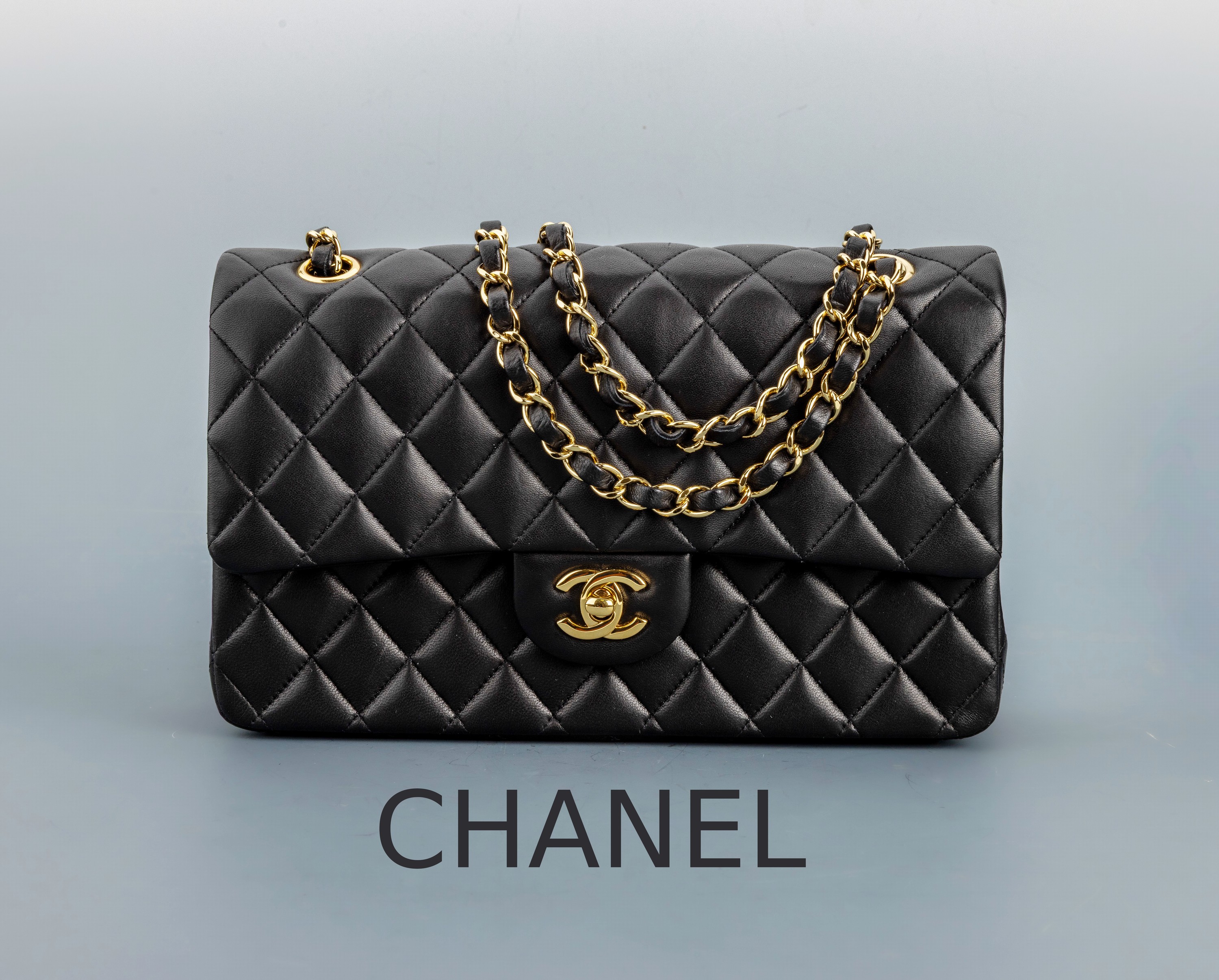 Image 26996506 - CHANEL Handtasche, ´Double Flap Bag´, von 2013, feines schwarzes Lammleder in typ. ...