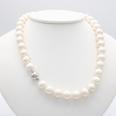 26996678a - Süßwasserzuchtperlenkette, Kugelschl. WG 585/000, weiße Perlen, D. ca. 11-12 mm, L. ...
