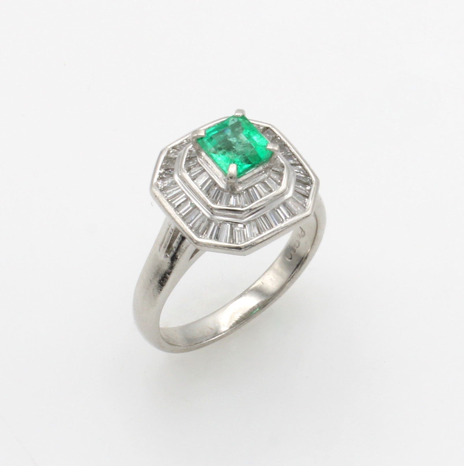 Image 26996717 - Ring mit Smaragd und Diamanten, Platin 900/ 000, achteck., kolumbianischer Smaragd ca. ...