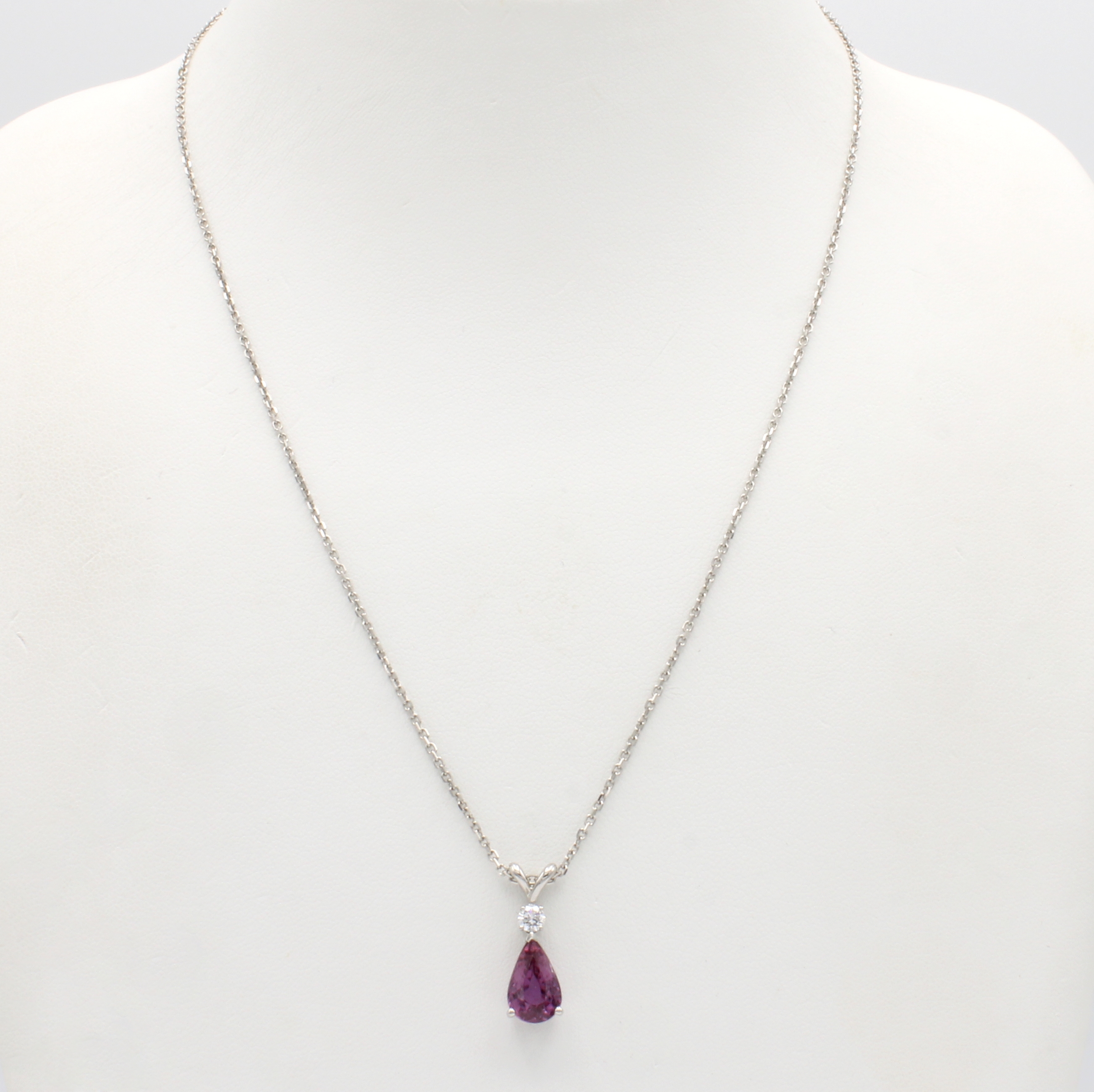 Image 26996729 - Anhänger mit Saphir und Brillant an Kette, WG 750/000, pinkfarb. Saphirtropfen ca. 3.04 ...