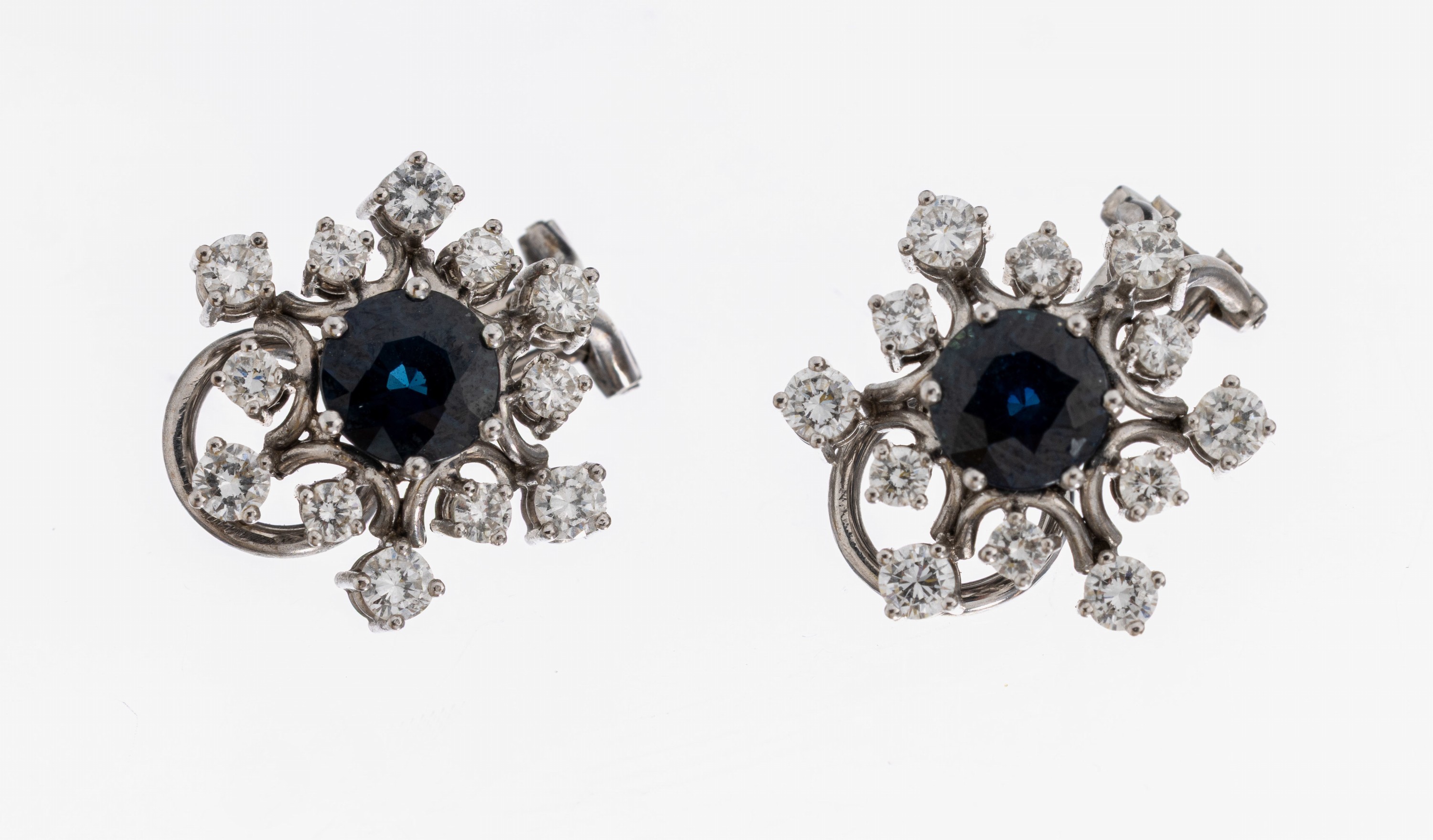 Image 26996887 - 18 kt Gold Saphir-Brillant-Ohrstecker, 1970er Jahre, WG 750/000 gepr., 2 rundfacett. ...