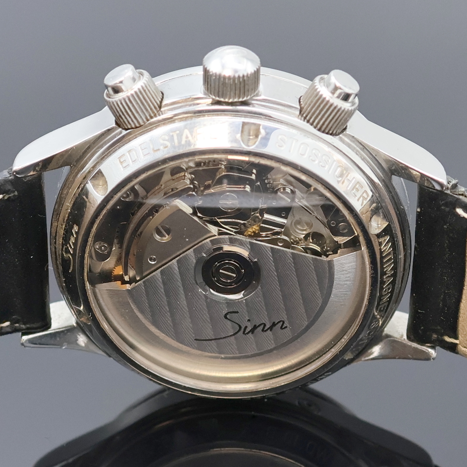 Detail c: SINN Armbandchronograph mit Vollkalender Referenz 6026, Deutschland um 1995, Automatik, Edelstahlgeh. beids. vergl., Boden u. Krone verschr., ...