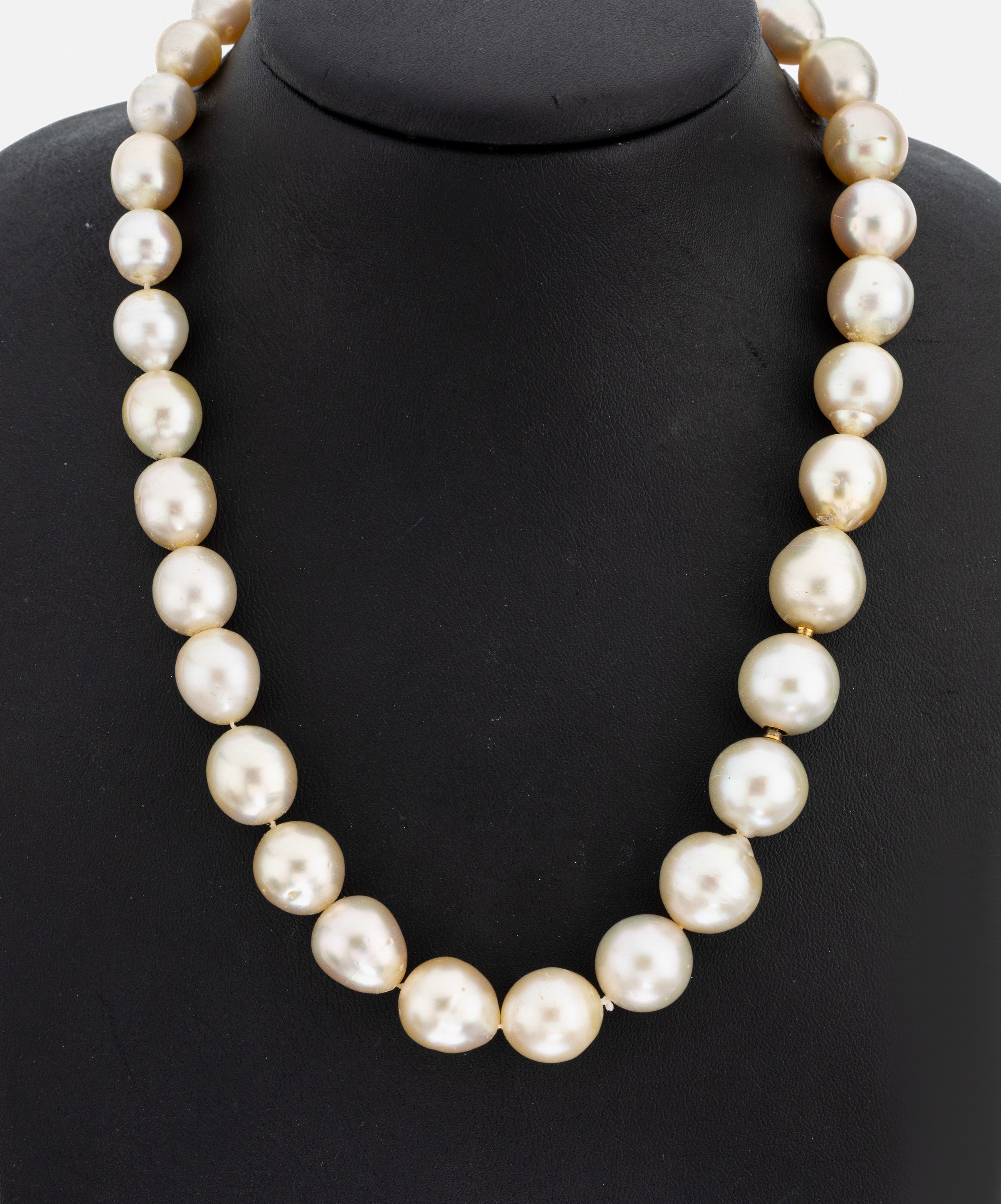 Image 26997762 - Zuchtperl-Collier mit 18 kt Gold Schließe, GG 750/000, 34 unrunde Südseezuchtperlen ...