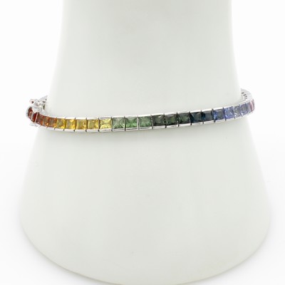 26997760a - Rivierarmband mit Saphiren, WG 750/000, fancy Saphircarrees im Farbverlauf zus. ca. ...