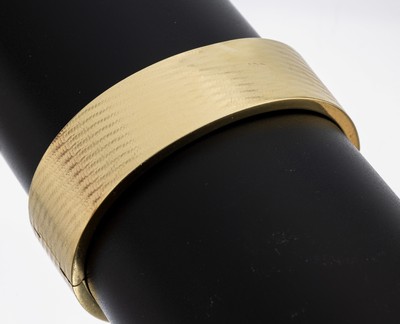 Image 14 kt Gold Armreif, GG 585/000 gefüllt, streifenguill., ca. 6.2 x 5.3 cm, ca. 60.9 g, ...