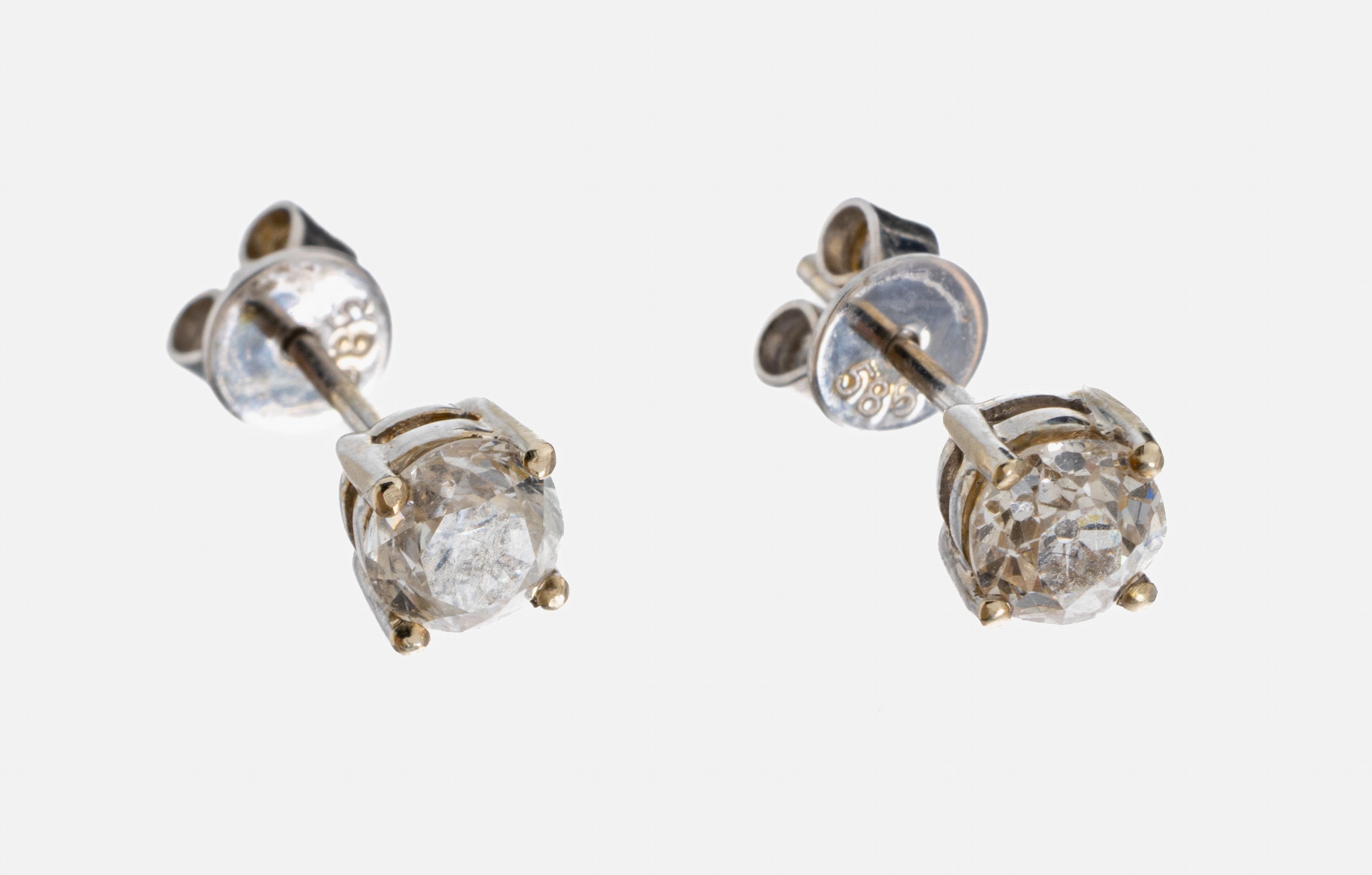 Image 26997852 - Paar 14 kt Gold Diamant-Ohrstecker, WG 585/000, 2 Altschliffdiamanten zus. ca. 0.81 ct ...