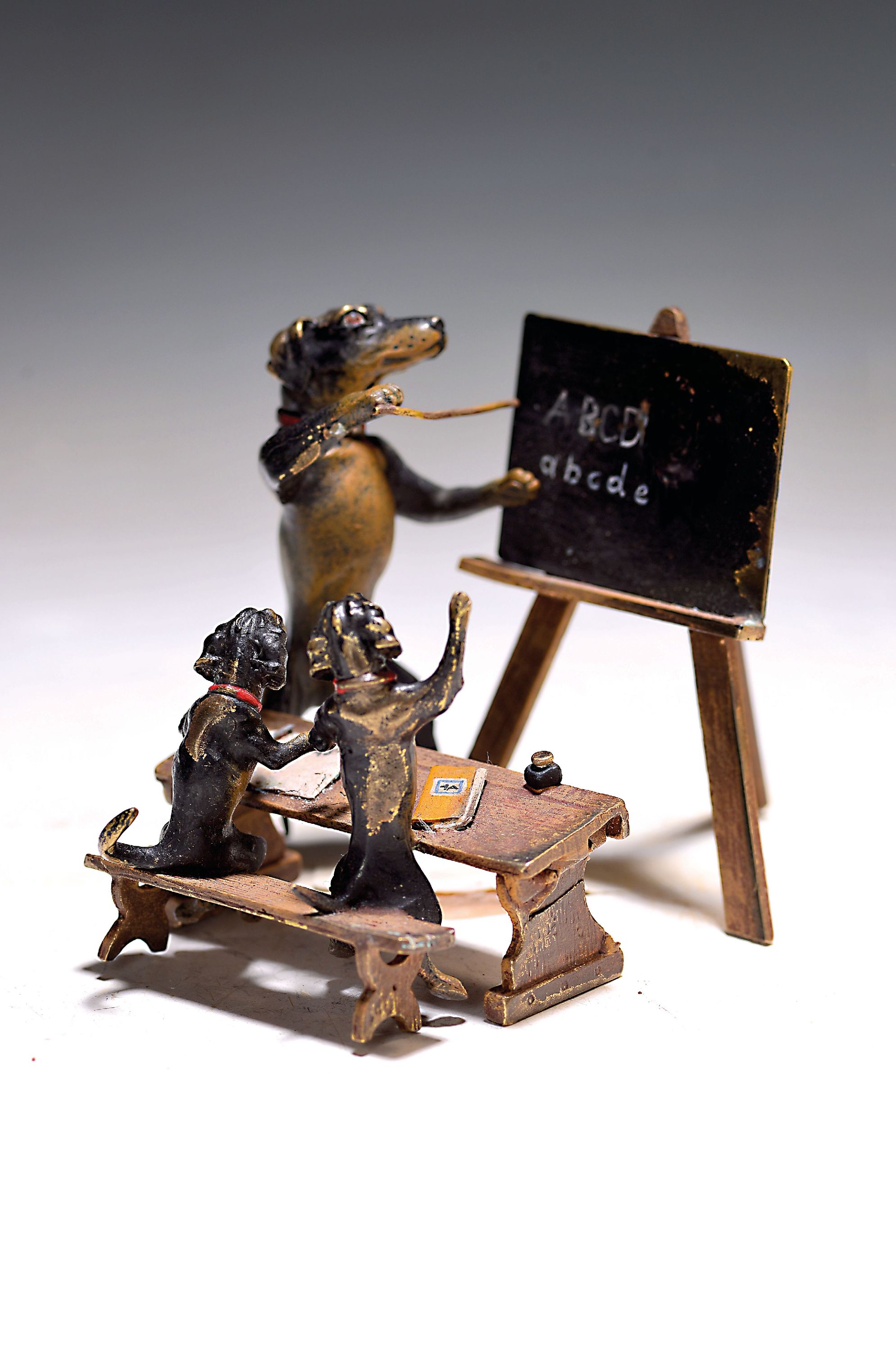 Image 26998458 - Wiener Bronze, signiert Franz Bergmann, Dackelschule, Bronze, farbig staffiert, 2 ...