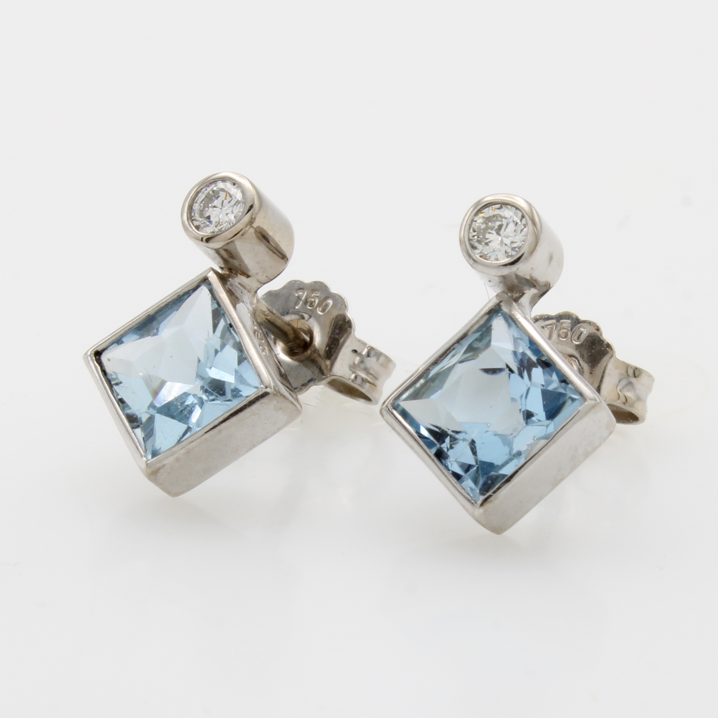 Image 26998810 - Paar Ohrstecker mit Aquamarinen und Brillanten, WG 750/000, 2 Aquamarincarrées zus. ca. ...