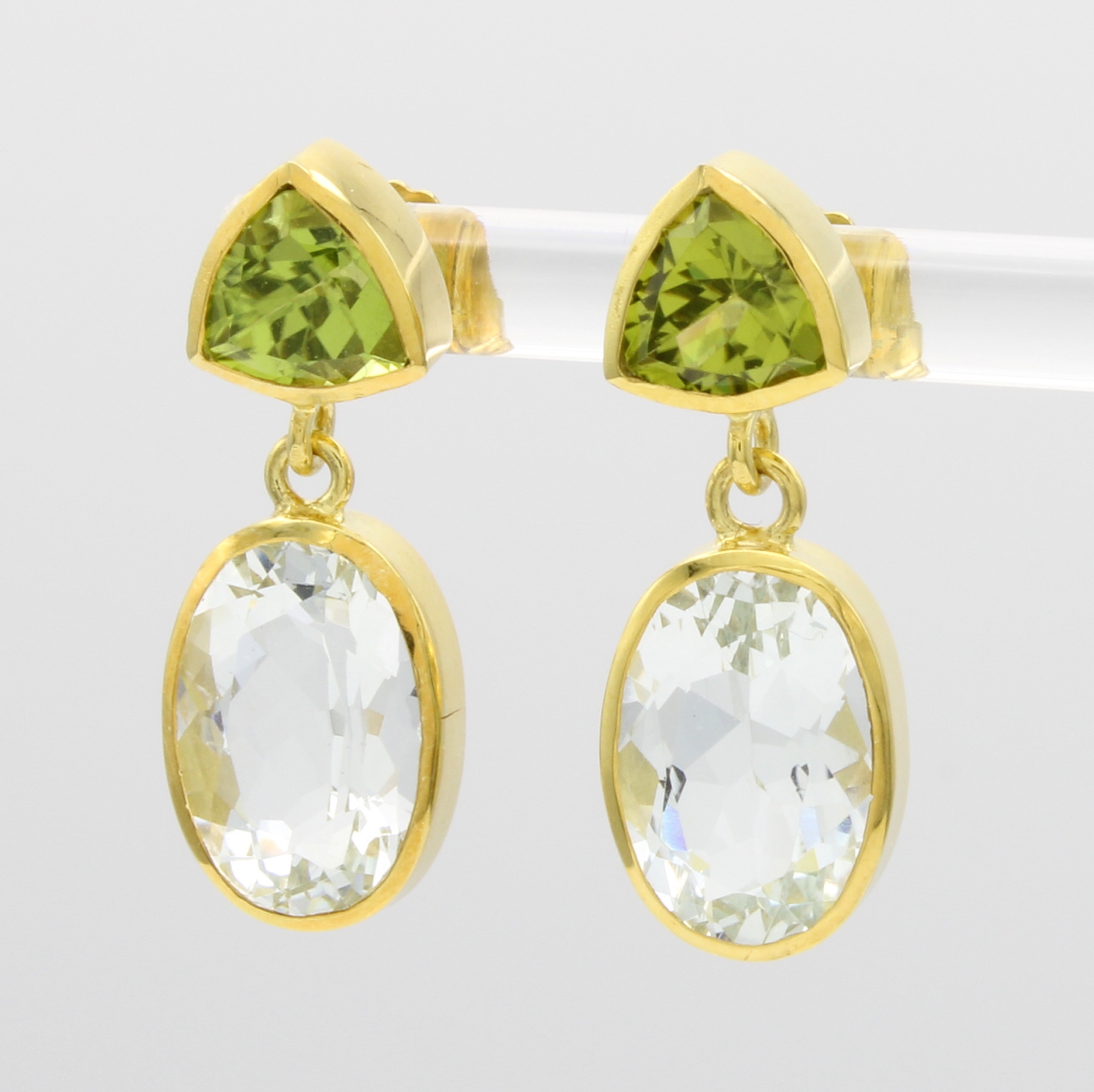 Image 26998813 - Paar Ohrstecker mit Farbsteinen, GG 585/000, 2 ovale Aquam. zus. ca. 6.5 ct, 2 ...