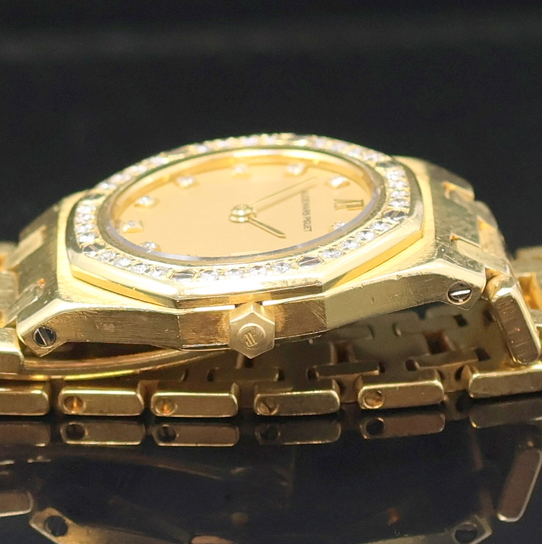 Detail d: AUDEMARS Piguet Royal Oak Damenarmbanduhr in GG 750/000 mit Diamanten, Schweiz um 1990, quarz, 8-fach verschr. Geh., integr. orig. Gliederband m. ...