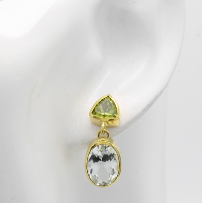 26998813a - Paar Ohrstecker mit Farbsteinen, GG 585/000, 2 ovale Aquam. zus. ca. 6.5 ct, 2 ...