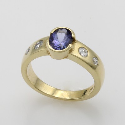 26998820a - Ring mit Tansanit und Brillanten, GG 585/000, ovaler Tansanit ca. 1 ct, 4 Brill. in ...