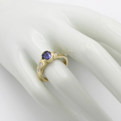 26998820b - Ring mit Tansanit und Brillanten, GG 585/000, ovaler Tansanit ca. 1 ct, 4 Brill. in ...