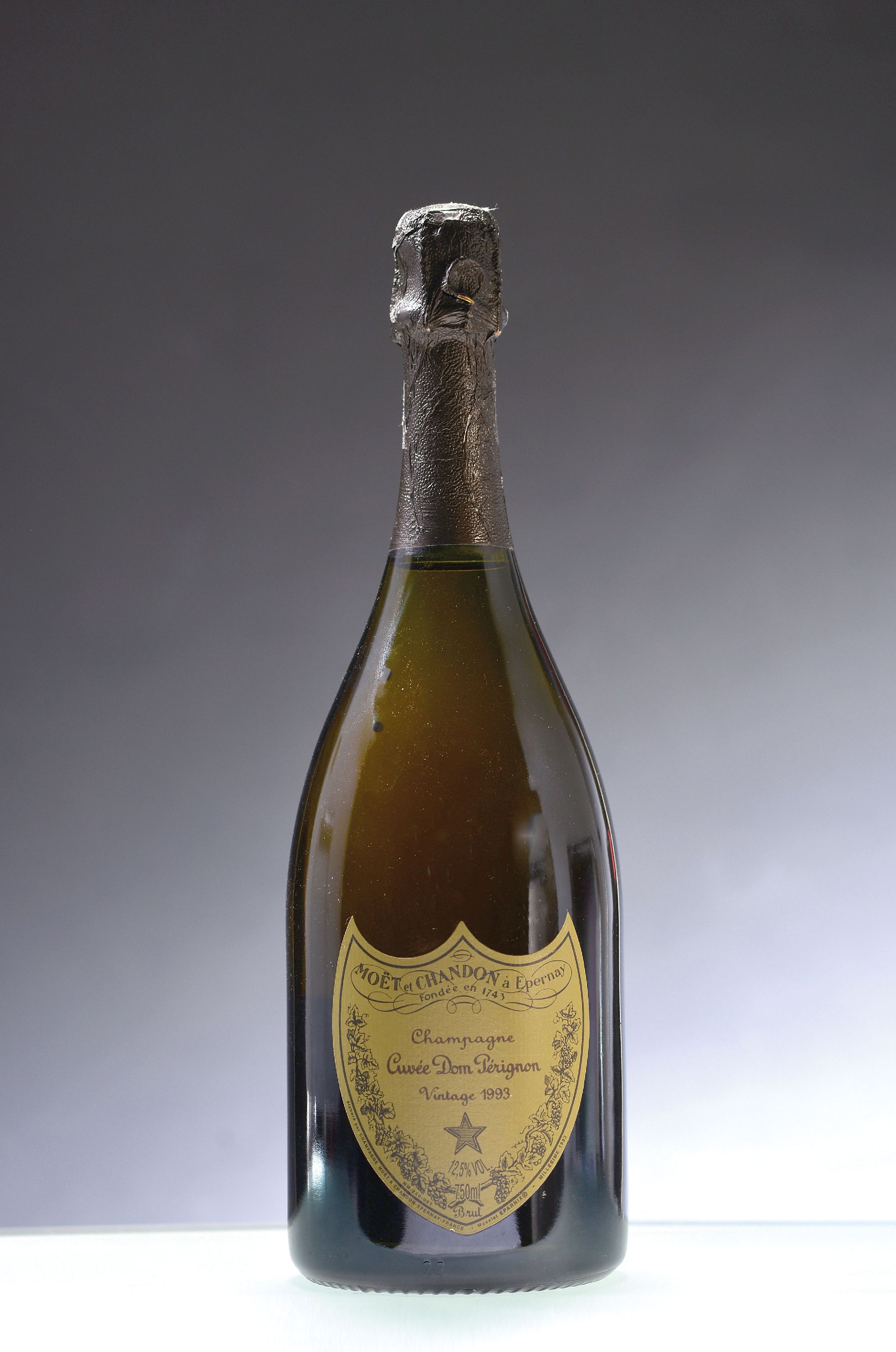 Image 26999381 - 1 Flasche 1993 Moet et Chandon Cuvee Dom Perignon Vintage, Champagne, ca. 75cl, 12 ...