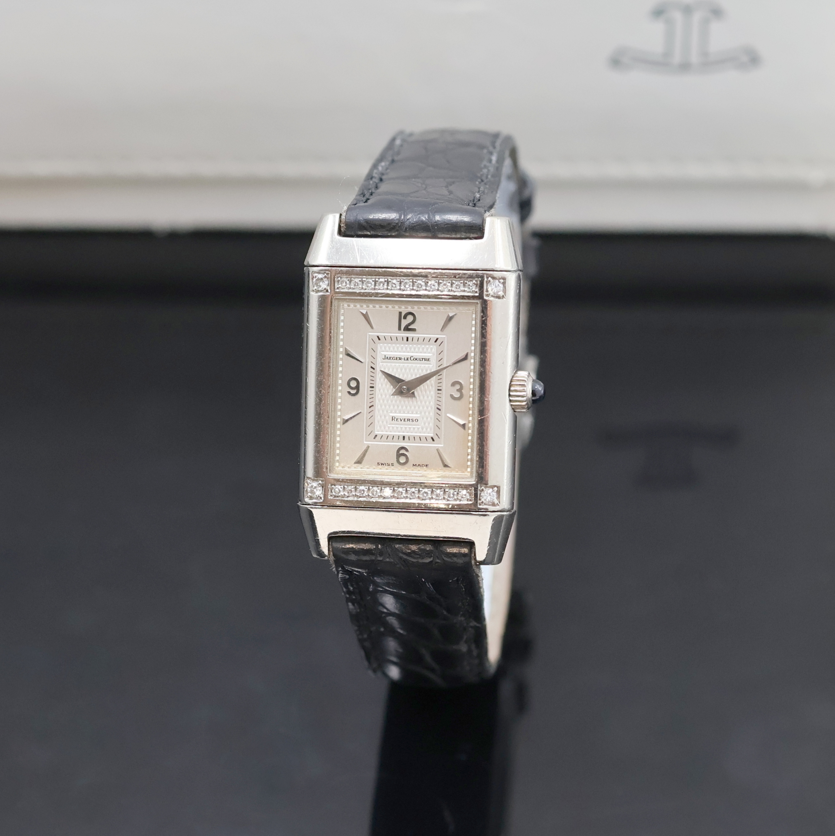 Image 26999554 - Jaeger-LeCoultre Reverso Damenarmbanduhr Referenz 265.3.86 mit Diamanten, Schweiz um ...