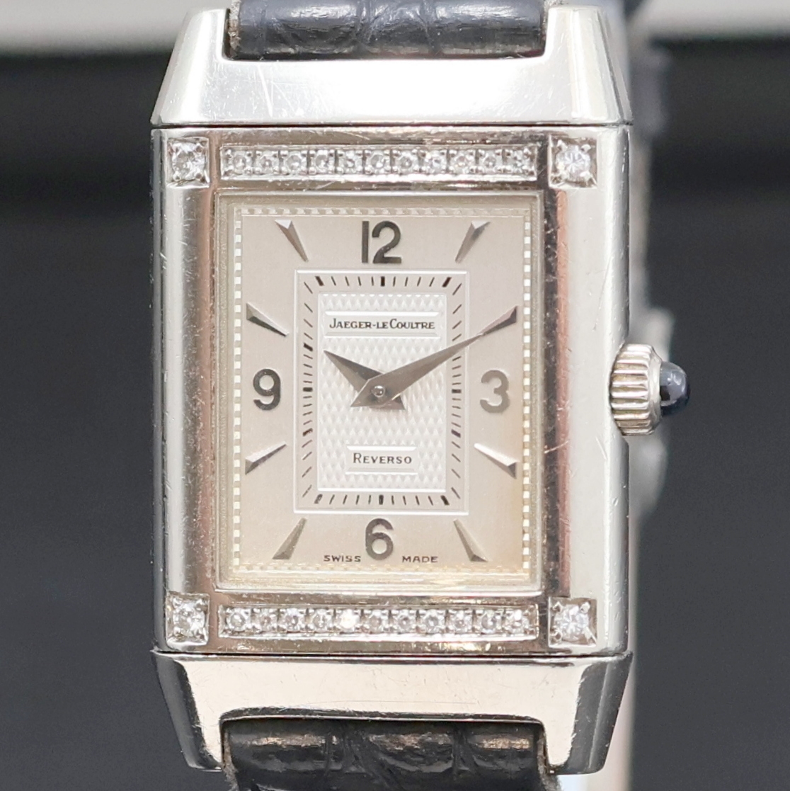 Detail a: Jaeger-LeCoultre Reverso Damenarmbanduhr Referenz 265.3.86 in WG 750/000 mit Diamanten, Schweiz um 2000, Handaufzug, um 180 Grad drehb. Wendegeh. mit ...