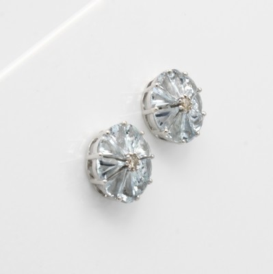 26999562a - Paar Ohrstecker mit Aquamarinen und Diamanten, 925er Silber, dreieck., fac. Aquamarine ...