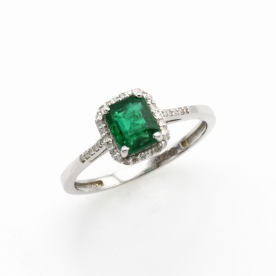 Image Ring mit Smaragd und Diamanten, 925er Silber, achteck. Smaragd ca. 1.05 ct umgeben v. ...