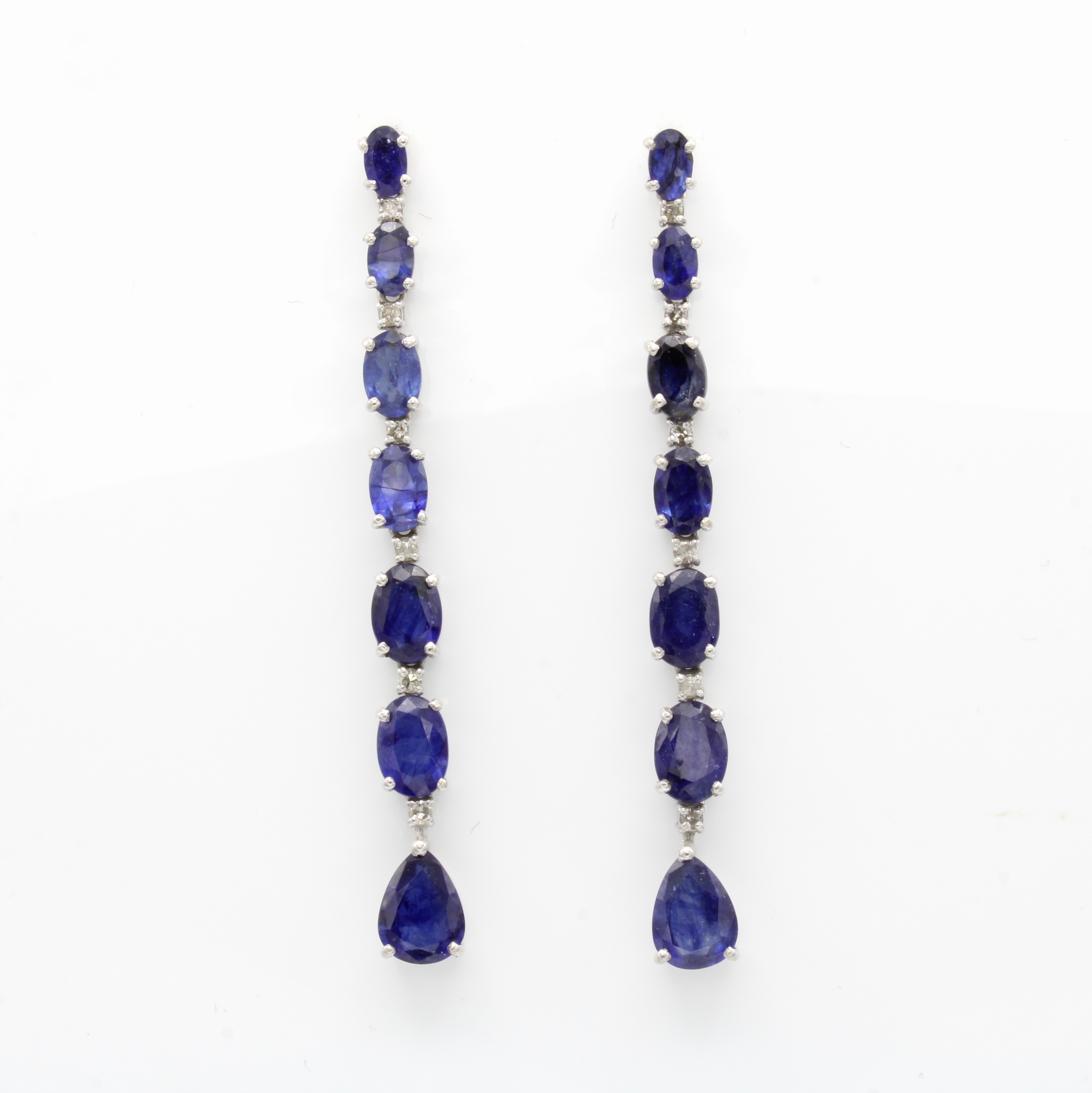 Image 26999620 - Paar Ohrstecker mit Saphiren und Diamanten, 925er Silber, ovale u. tropfenförm. Saphire ...