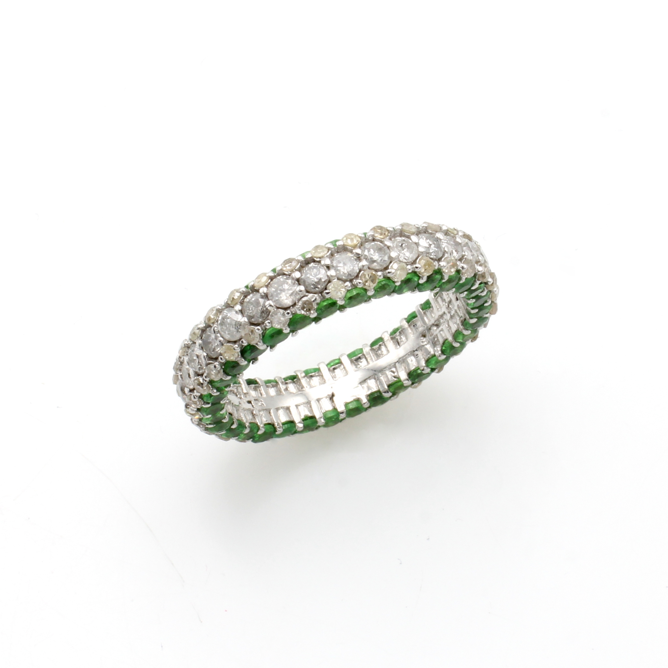 Image 26999625 - Ring mit Tsavoriten und Diamanten, 925er Silber, seitl. bes. m. runden, fac. ...