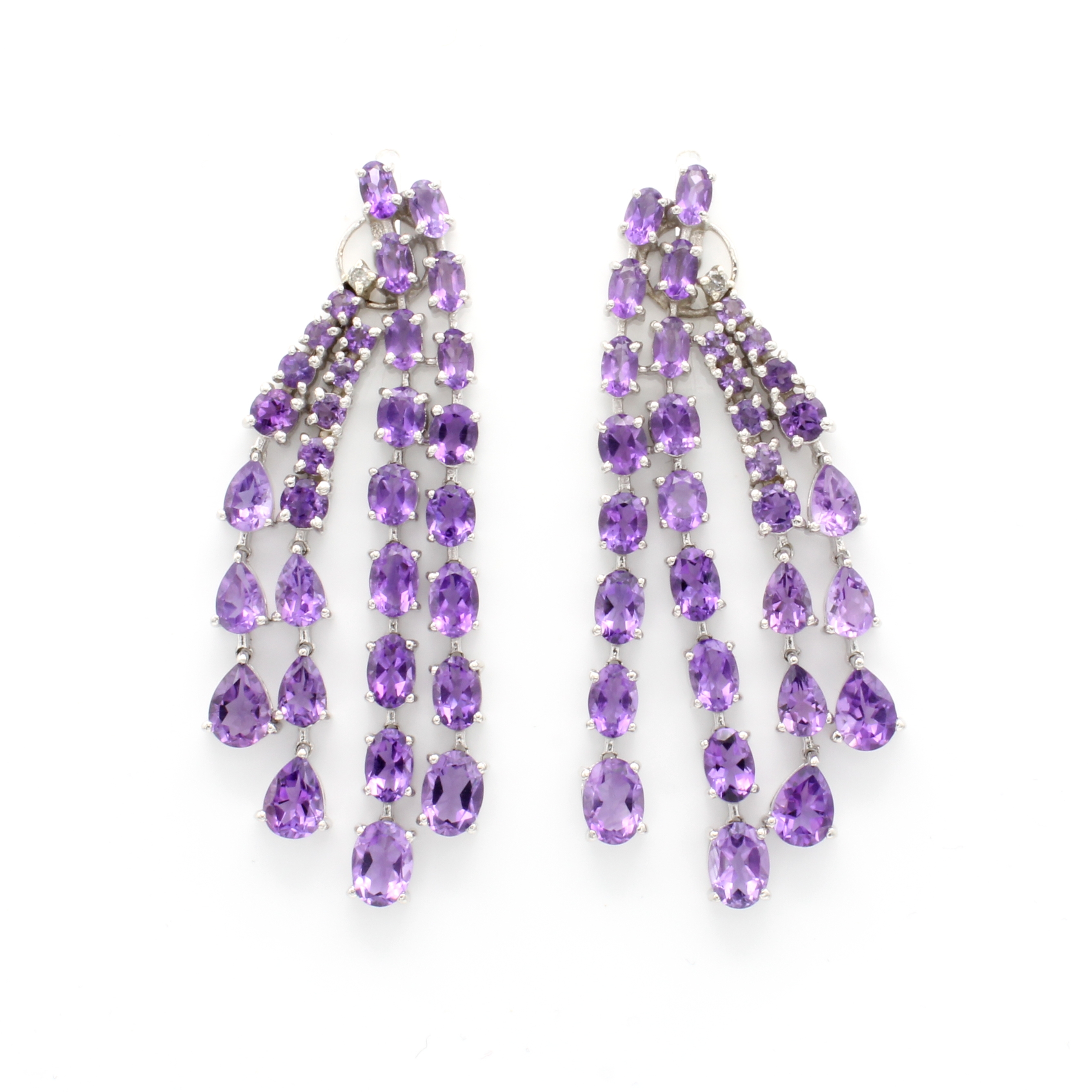 Image 26999632 - Paar Ohrstecker mit Amethysten und Diamanten, 925er Silber, z.T. bewegl. Abhängungen, ...