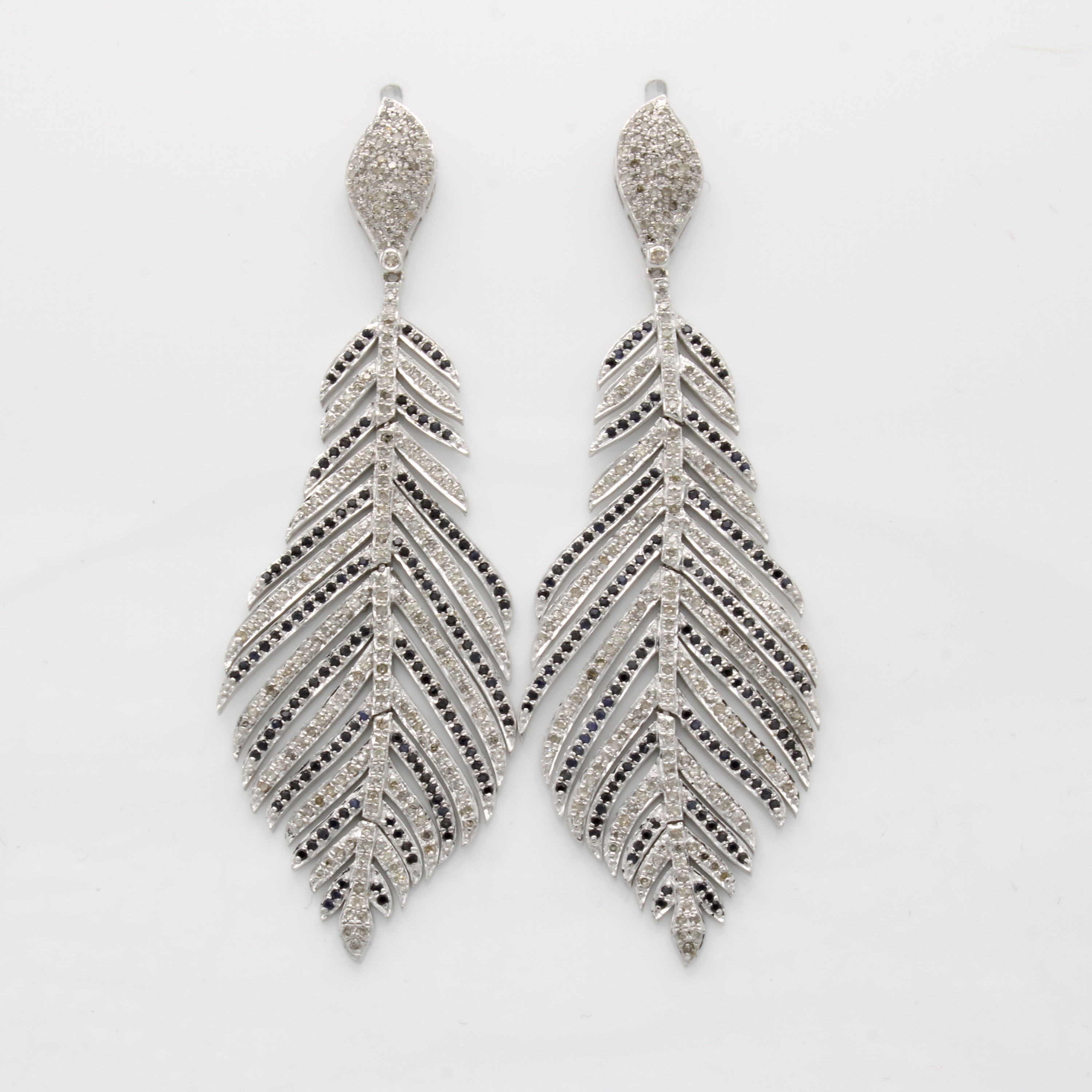 Image 26999687 - Paar Ohrstecker ´Federn´ mit Saphiren und Diamanten, 925er Silber, z.T. bewegl., fac. ...