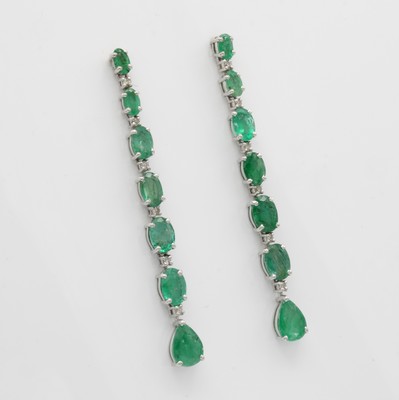 26999619a - Paar Ohrstecker mit Smaragden und Diamanten, 925er Silber, ovale u. tropfenförm. ...