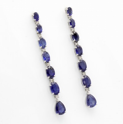 26999620a - Paar Ohrstecker mit Saphiren und Diamanten, 925er Silber, ovale u. tropfenförm. Saphire ...