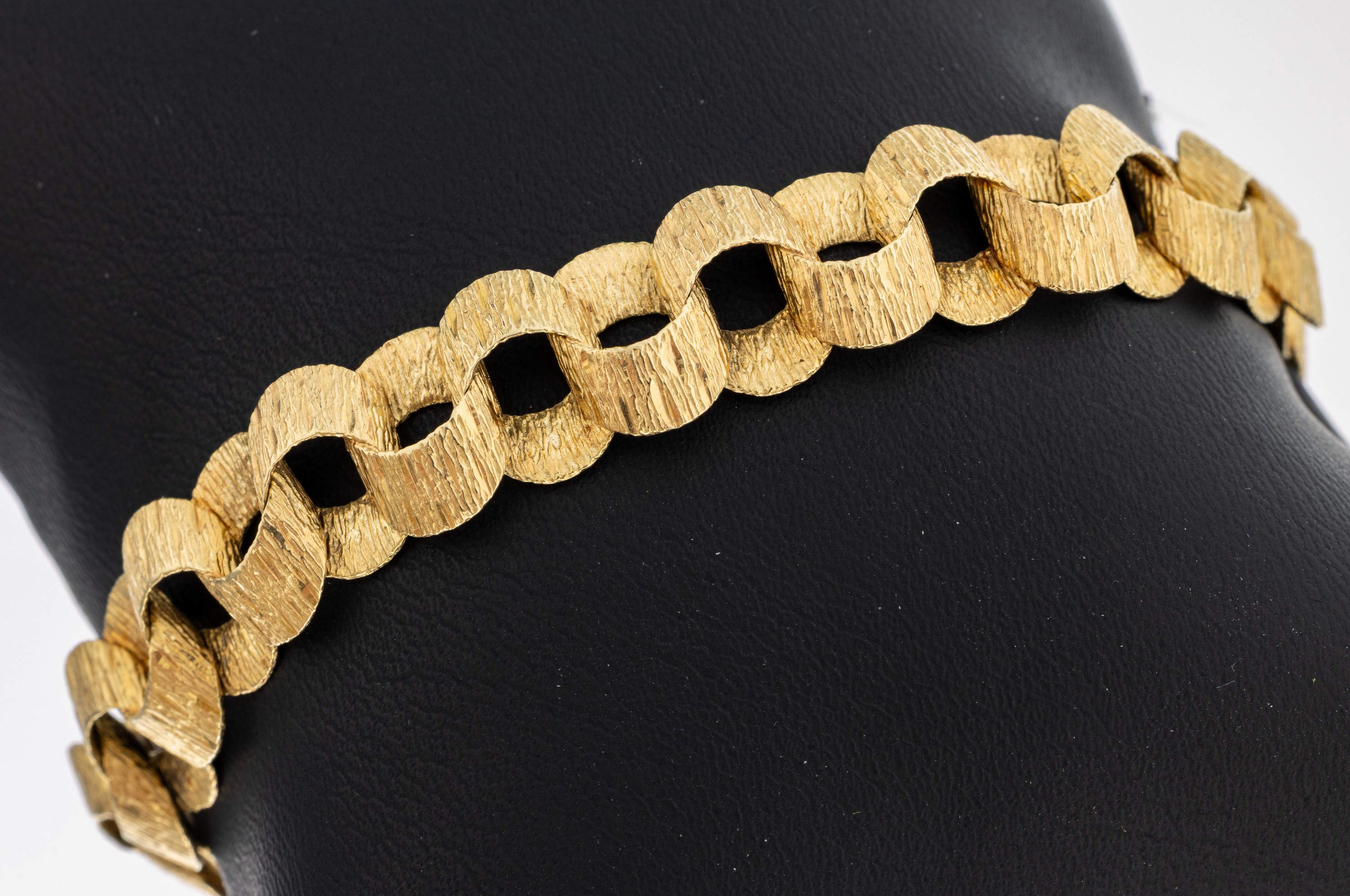 Image 26999872 - 14 kt Gold Armband, GG 585/000, strukt., L.ca. 19.5 cm, Kastenschloss mit ...