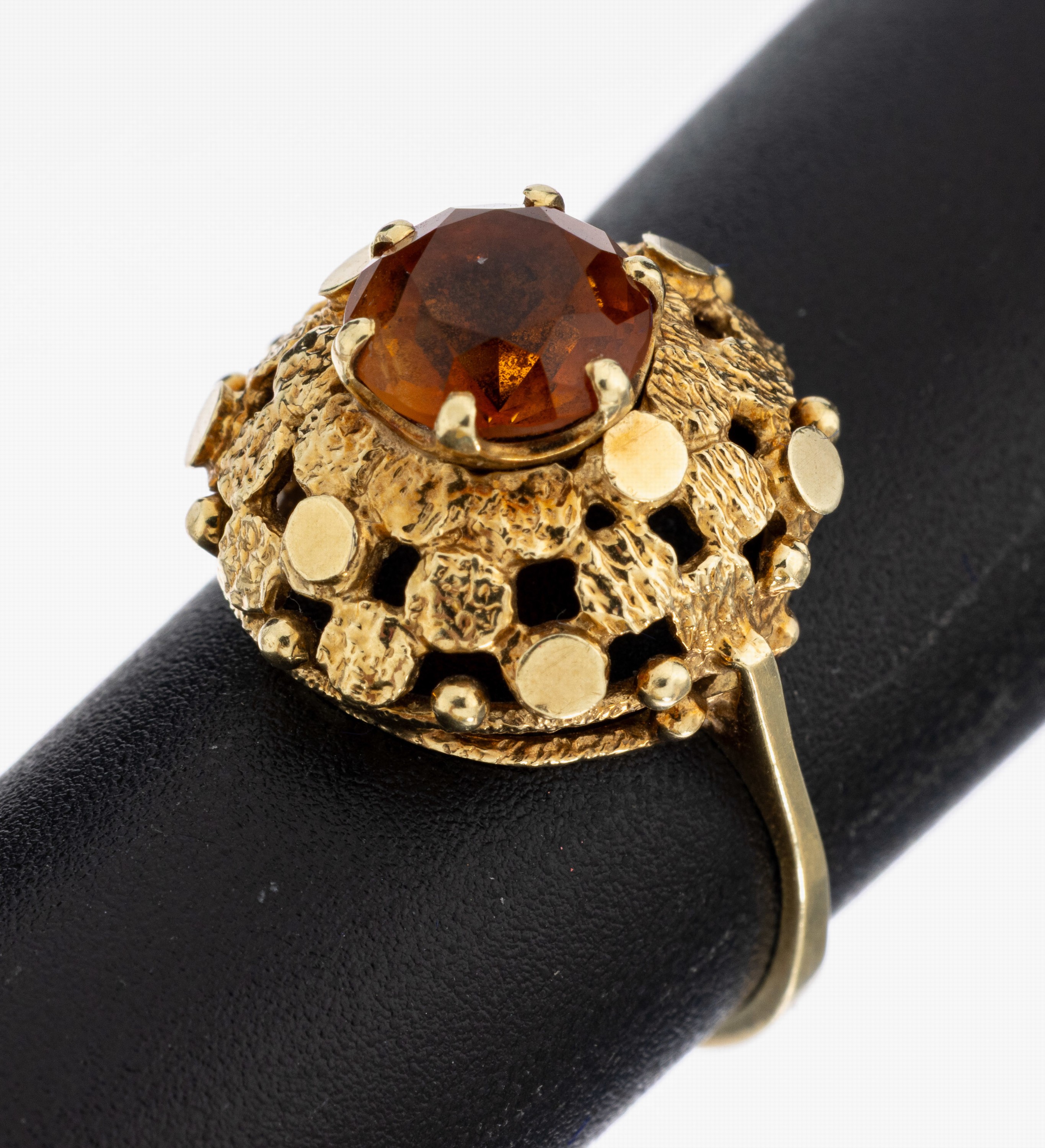 Image 26999875 - 14 kt Gold Citrin-Ring, 1950er Jahre, GG 585/000, hoher Aufbau, Goldplättchen poliert ...