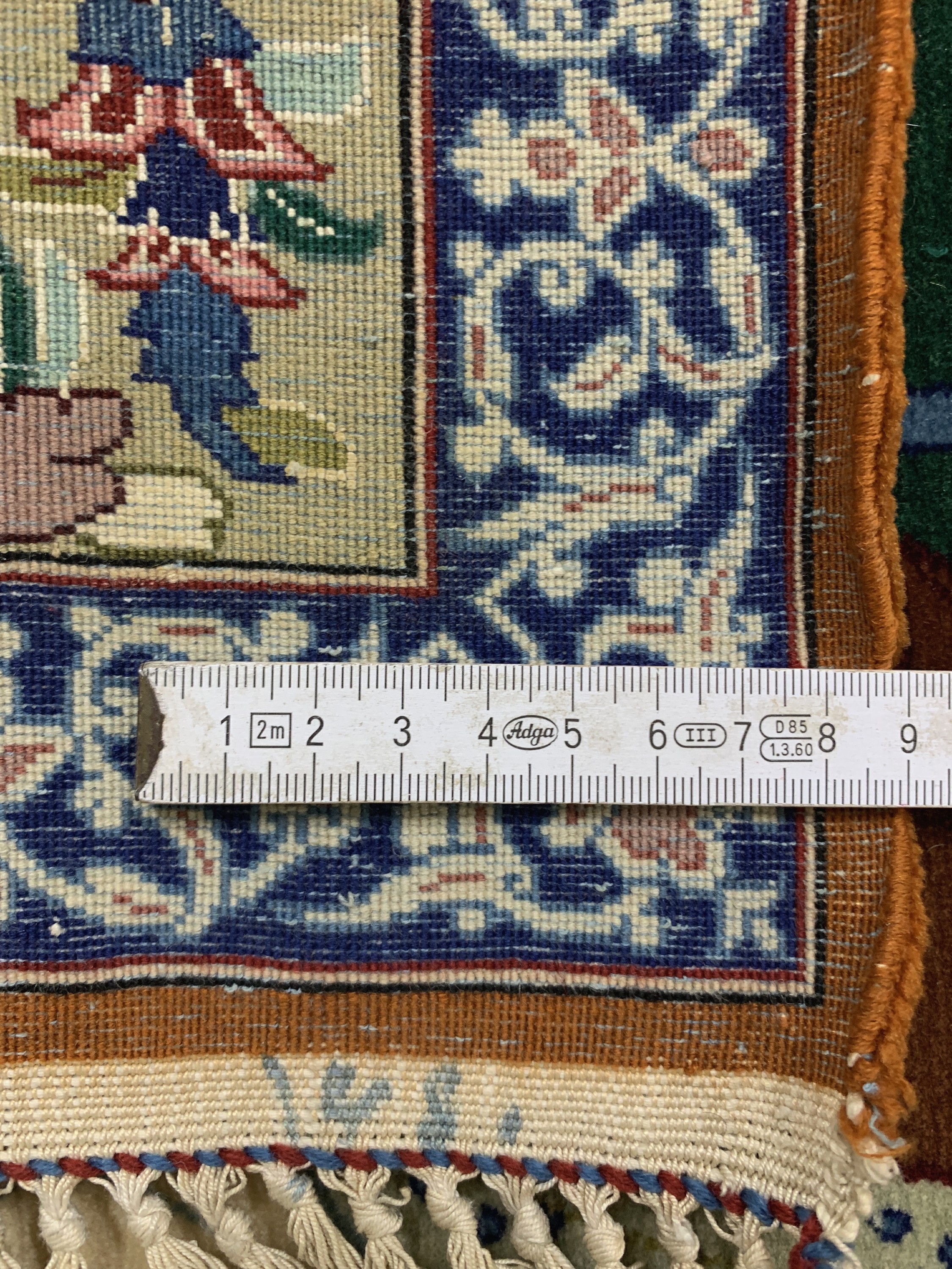 Detail e: Esfahan fein, Persien, Mitte 20.Jhd, Korkwolle mit und auf Seide, ca. 163 x 103 cm,ca. 1,0 Mio. Kn/qm, EHZ: 1-2