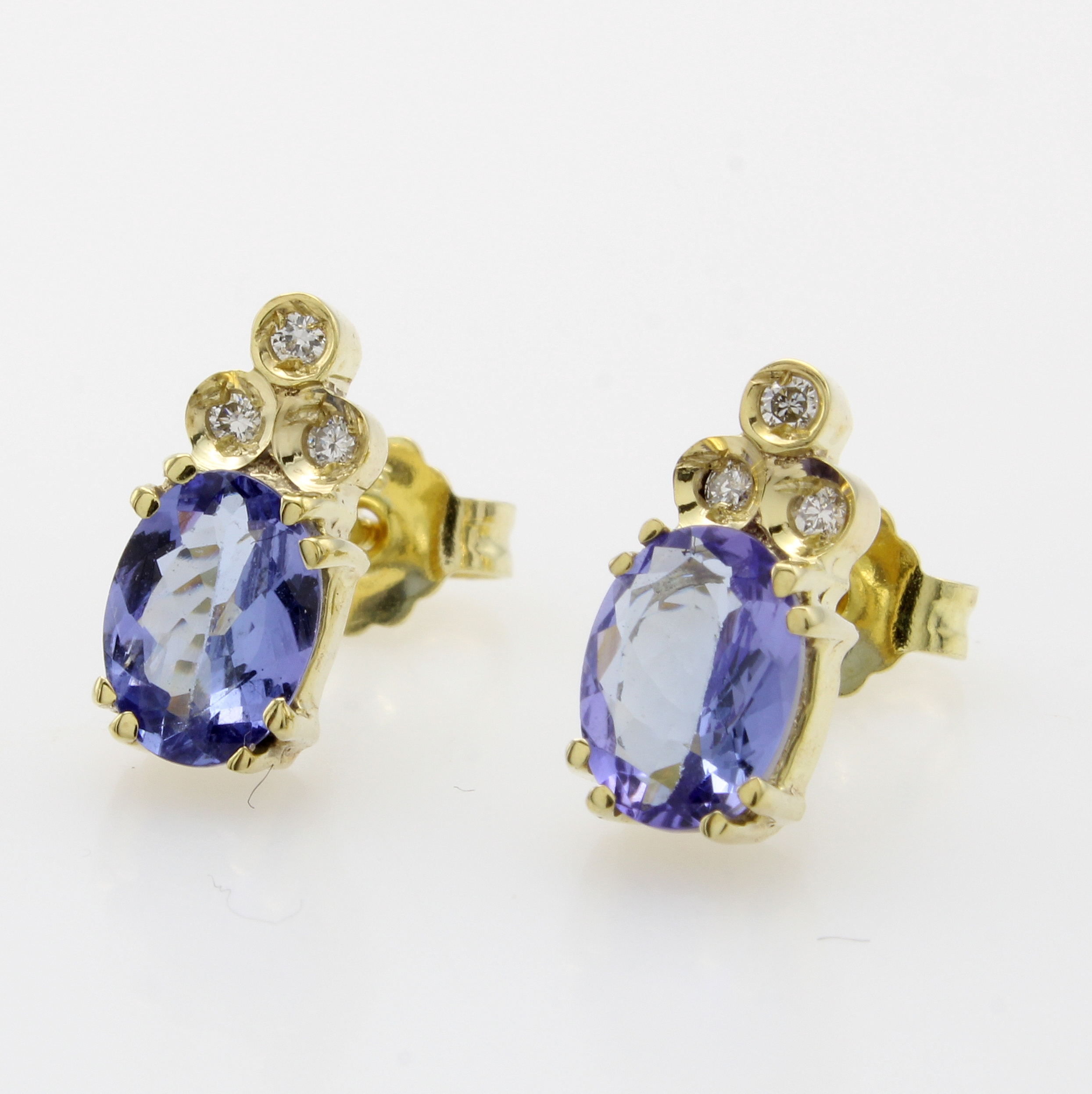 Image 27000336 - Paar Ohrstecker mit Tansaniten und Diamanten, GG 585/000, 2 ovale Tansanite zus. ca. ...