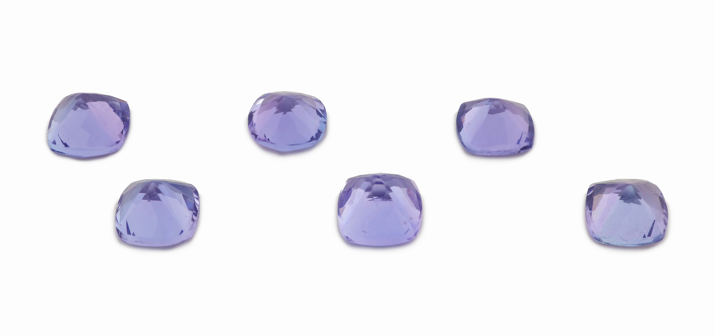 Detail a: Lot 6 lose Tansanite, zus. ca. 4.29 ct, Kissenschliff