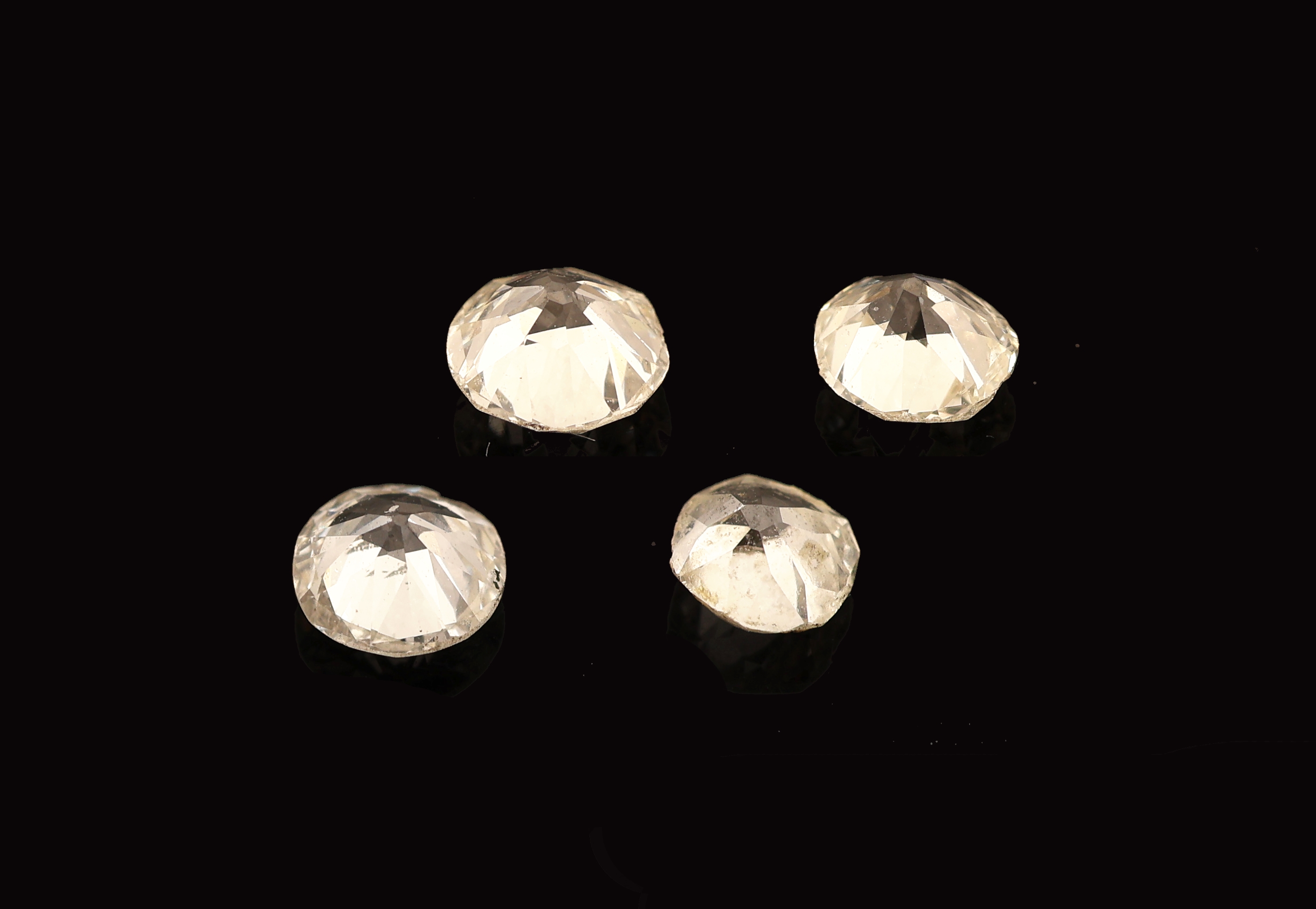 Detail a: Lot 4 lose Altschliffdiamanten, zus. ca. 1.02 ct l.get.Weiß-get.Weiß/si-p 1