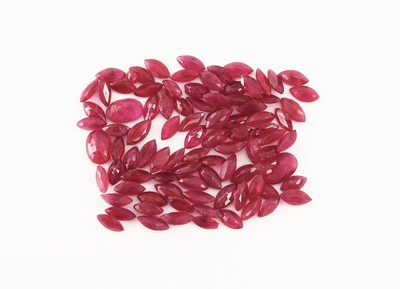 Image Lot lose Rubine, zus. ca. 15.90 ct, facett. Navettes, Ausfassware Schätzpreis: 1600, - ...