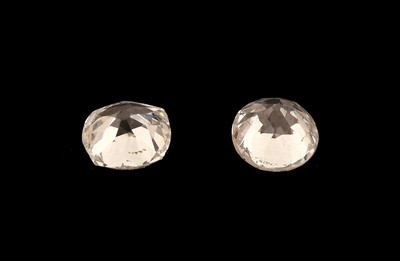 27000398a - Lot 2 lose Altschliffdiamanten, zus. ca. 0.81 ct Weiß/p 1 Schätzpreis: 1000, - EUR