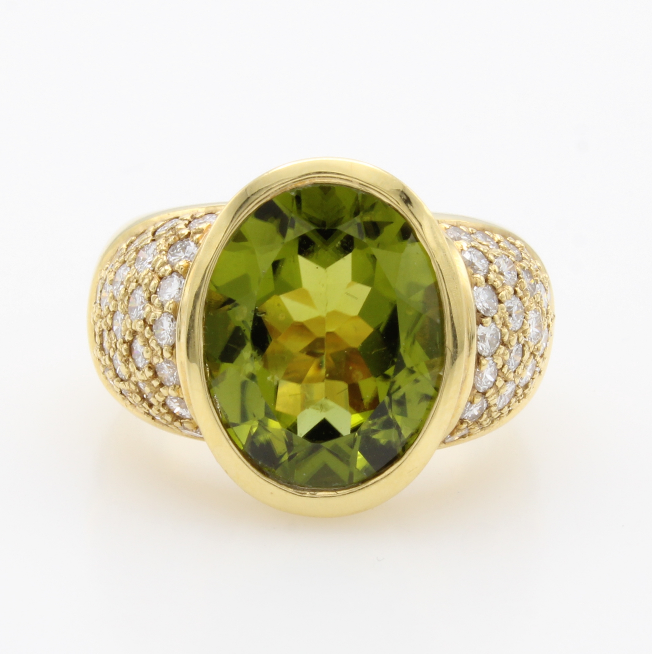 Image 27000452 - Ring mit Peridot und Brillanten, GG 750/000, ovaler Peridot ca. 8.2 ct, Brill. in Ring- ...