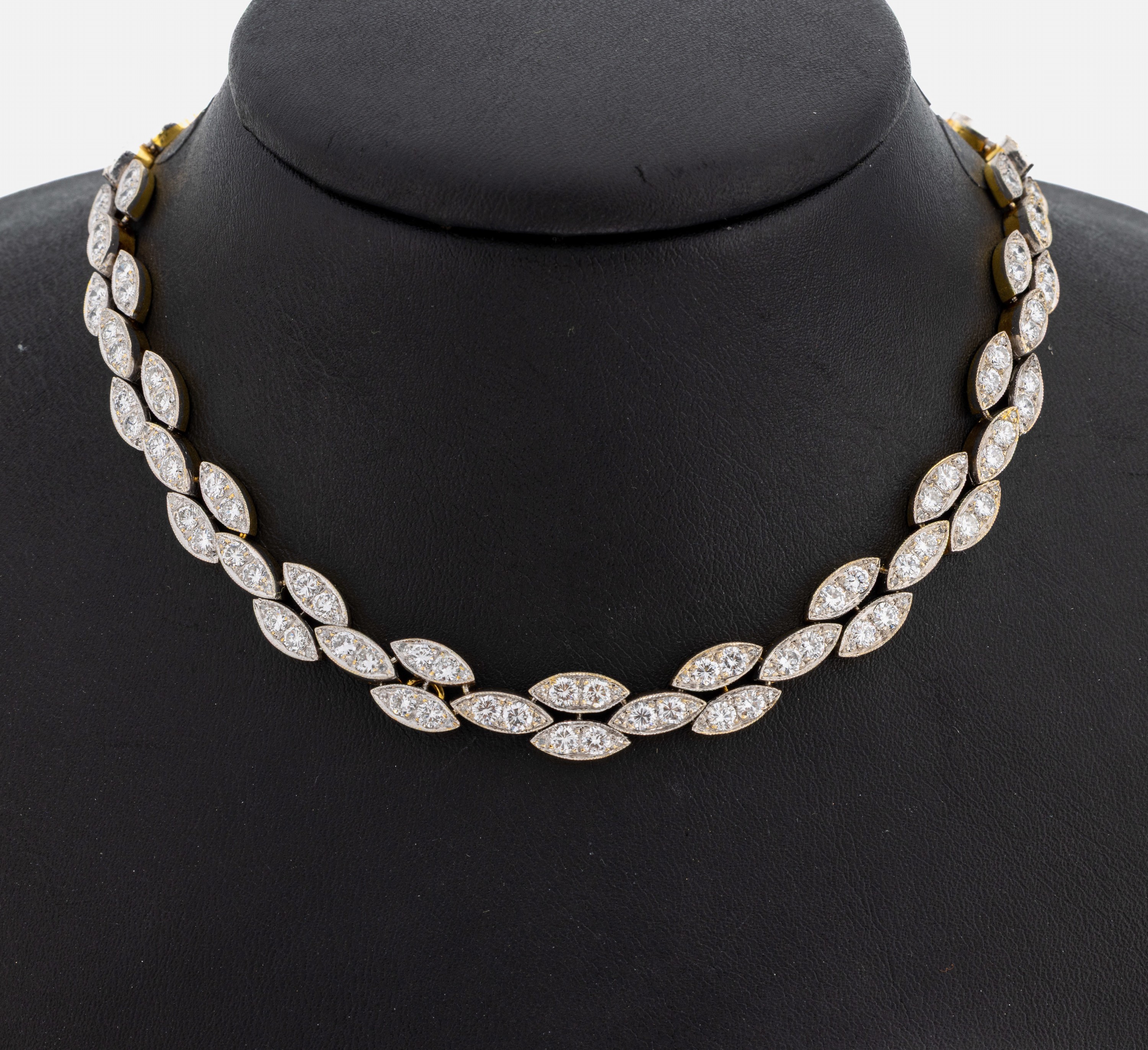 Image 27000548 - 18 kt Gold Diamant-Collier, GG/WG 750/000, qualitätvolle Verarbeitung, 3-rhg. ...