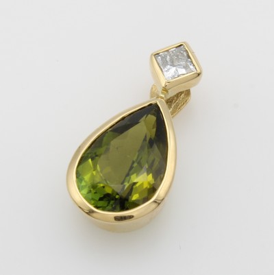 Image Anhänger mit Peridot und Diamant, GG 750/000, Peridottropfen ca. 4.17 ct, Diam. im ...