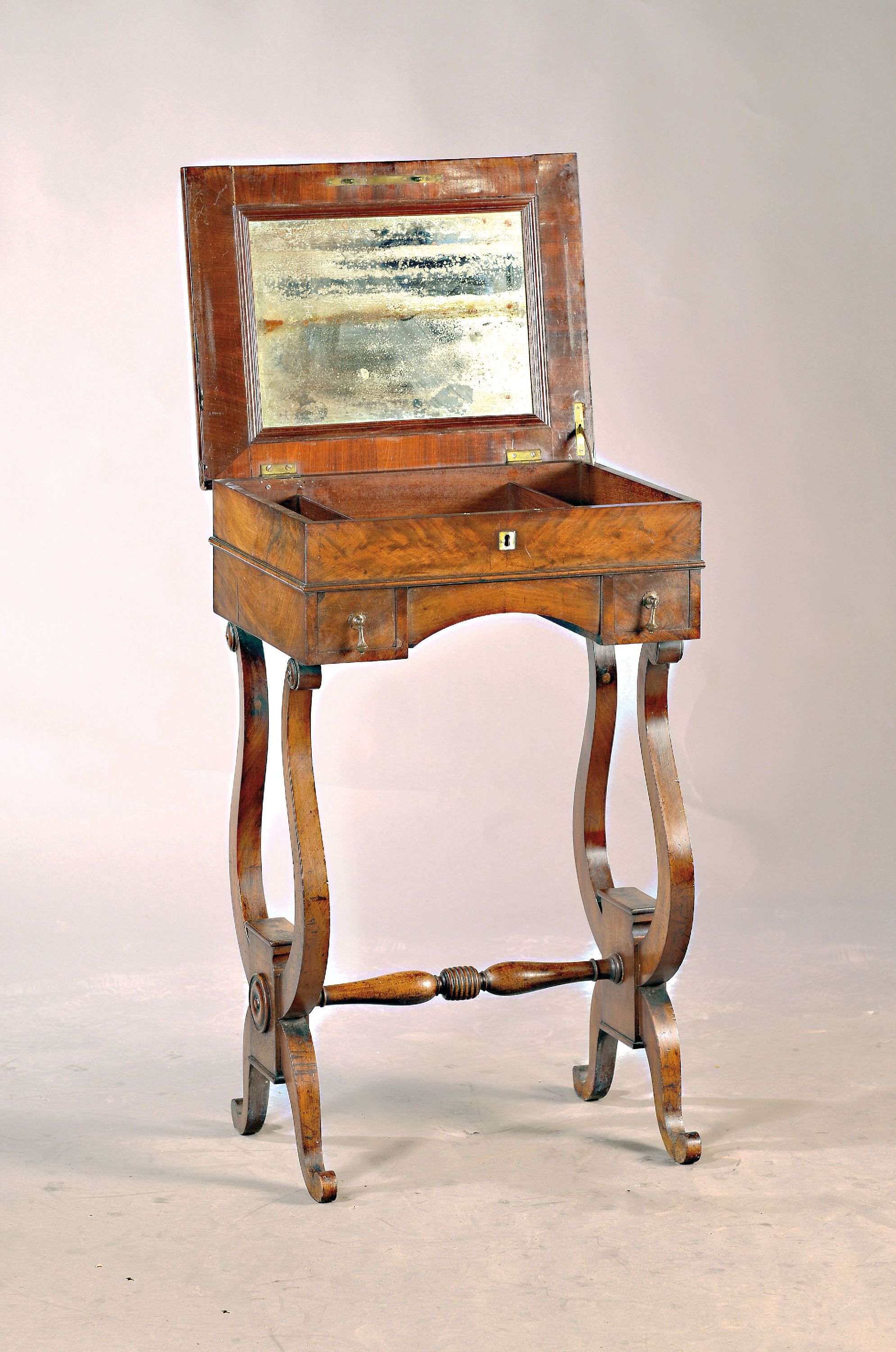 Image 27000841 - Nähtisch, deutsch, um 1870, Wangen in Lyraform, aufklappbar mit Näheinteilung, ca. 83 ...