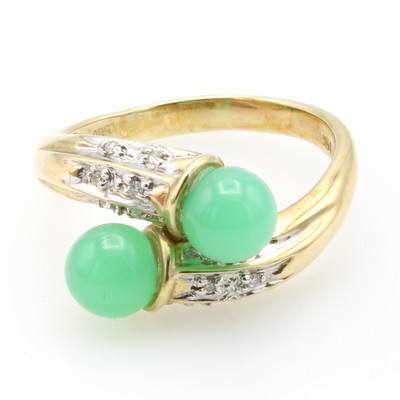 Image Ring mit Brillanten und Chrysoprasen, GG 585/000, Brill. zus. ca. 0.048 ct Weiß/si-p, 2 ...