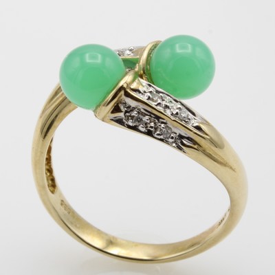27000833a - Ring mit Brillanten und Chrysoprasen, GG 585/000, Brill. zus. ca. 0.048 ct Weiß/si-p, 2 ...