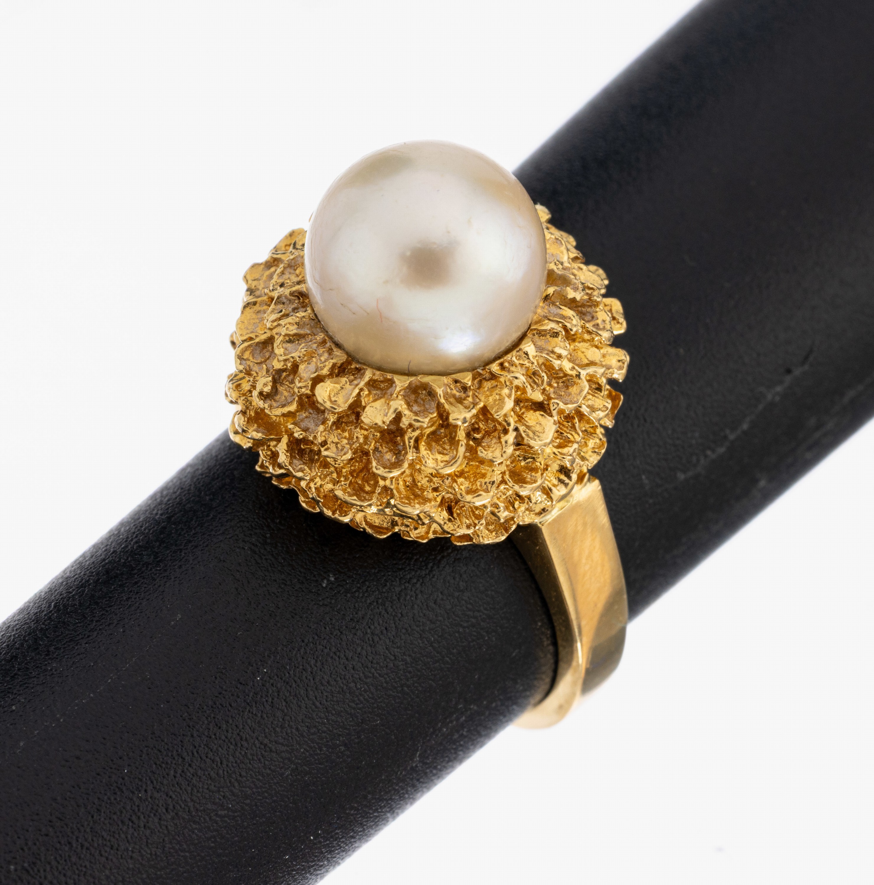 Image 27001033 - 18 kt Gold Perl-Ring, GG 750/000, runder Ringkopf, strukt., Akoyazuchtperle, D. ca. 9 ...