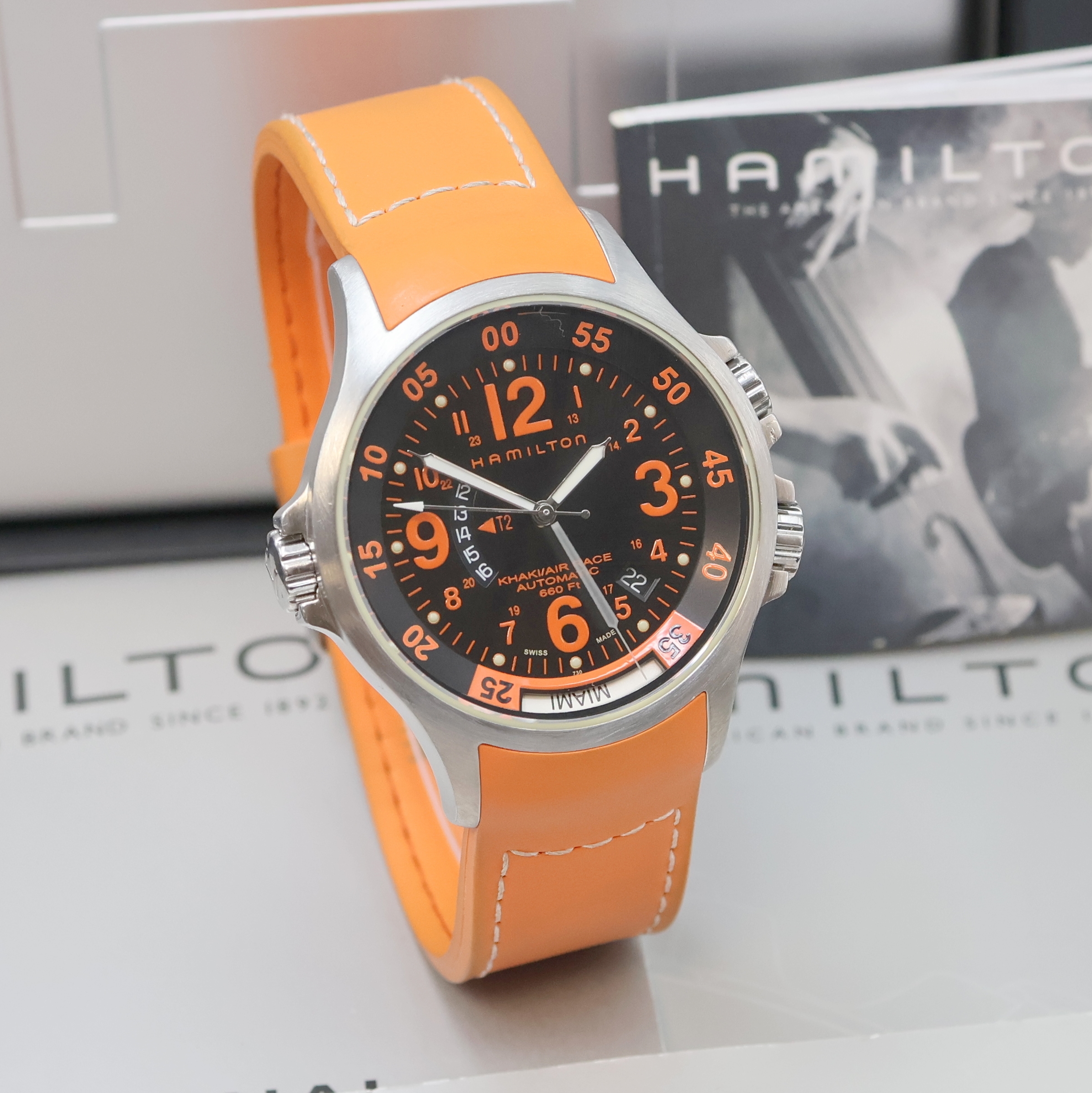 Detail b: HAMILTON Fliegerarmbanduhr Modell Khaki Air Race Referenz H776650, Automatik, Edelstahlgeh. inkl. orig. Kautschukband m. orig. Dornschl., beids. ...