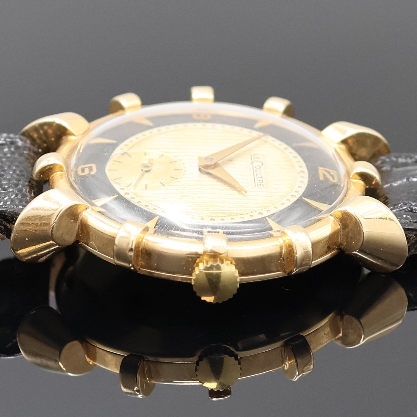 Detail c: LeCoultre seltene, ausgefallene Armbanduhr in GG 585/000, Schweiz f. d. US-Markt um 1950, Handaufzug, 2-teil. Gehäuse, Boden aufgedr., Lünette in ...