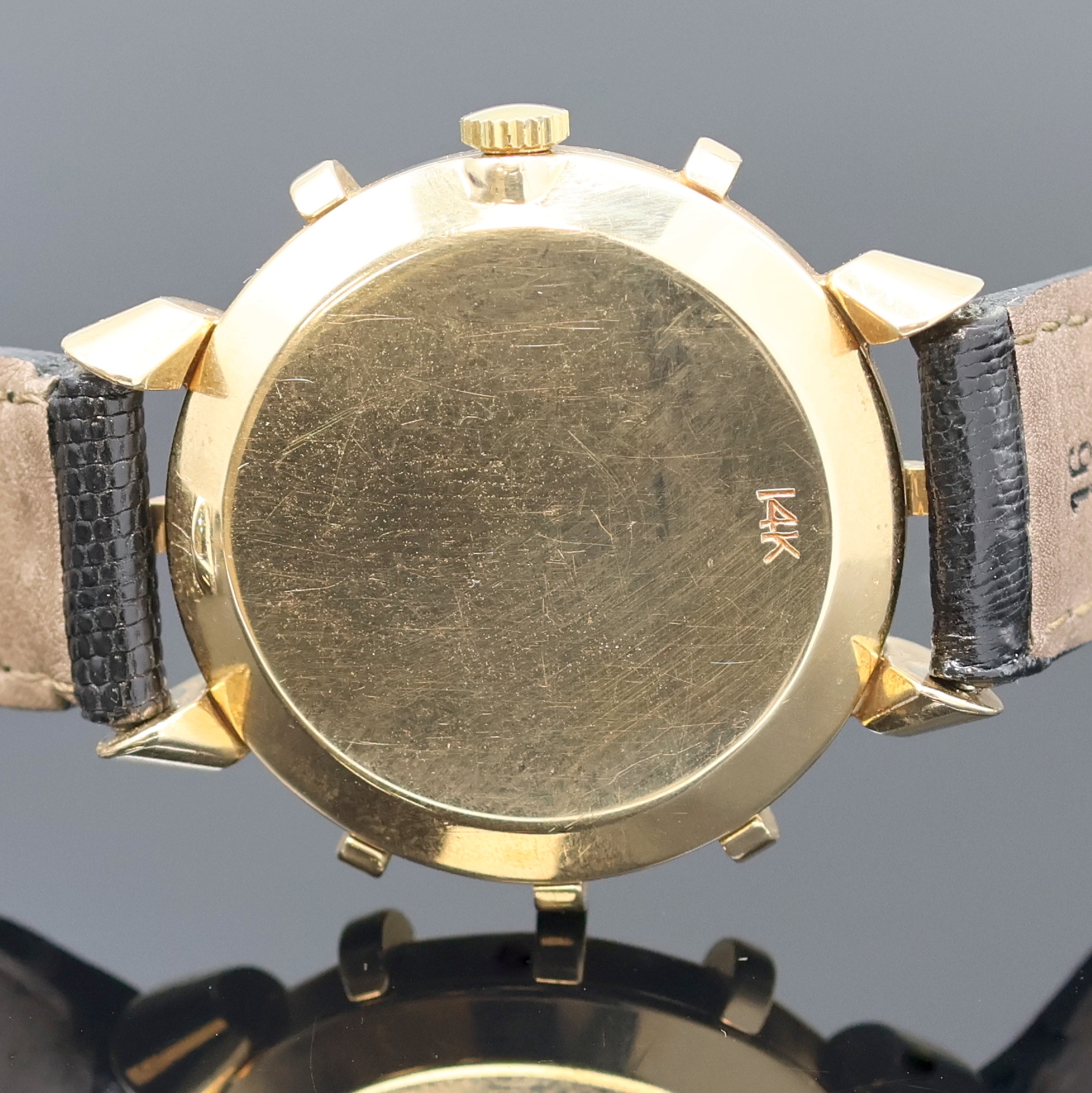 Detail d: LeCoultre seltene, ausgefallene Armbanduhr in GG 585/000, Schweiz f. d. US-Markt um 1950, Handaufzug, 2-teil. Gehäuse, Boden aufgedr., Lünette in ...