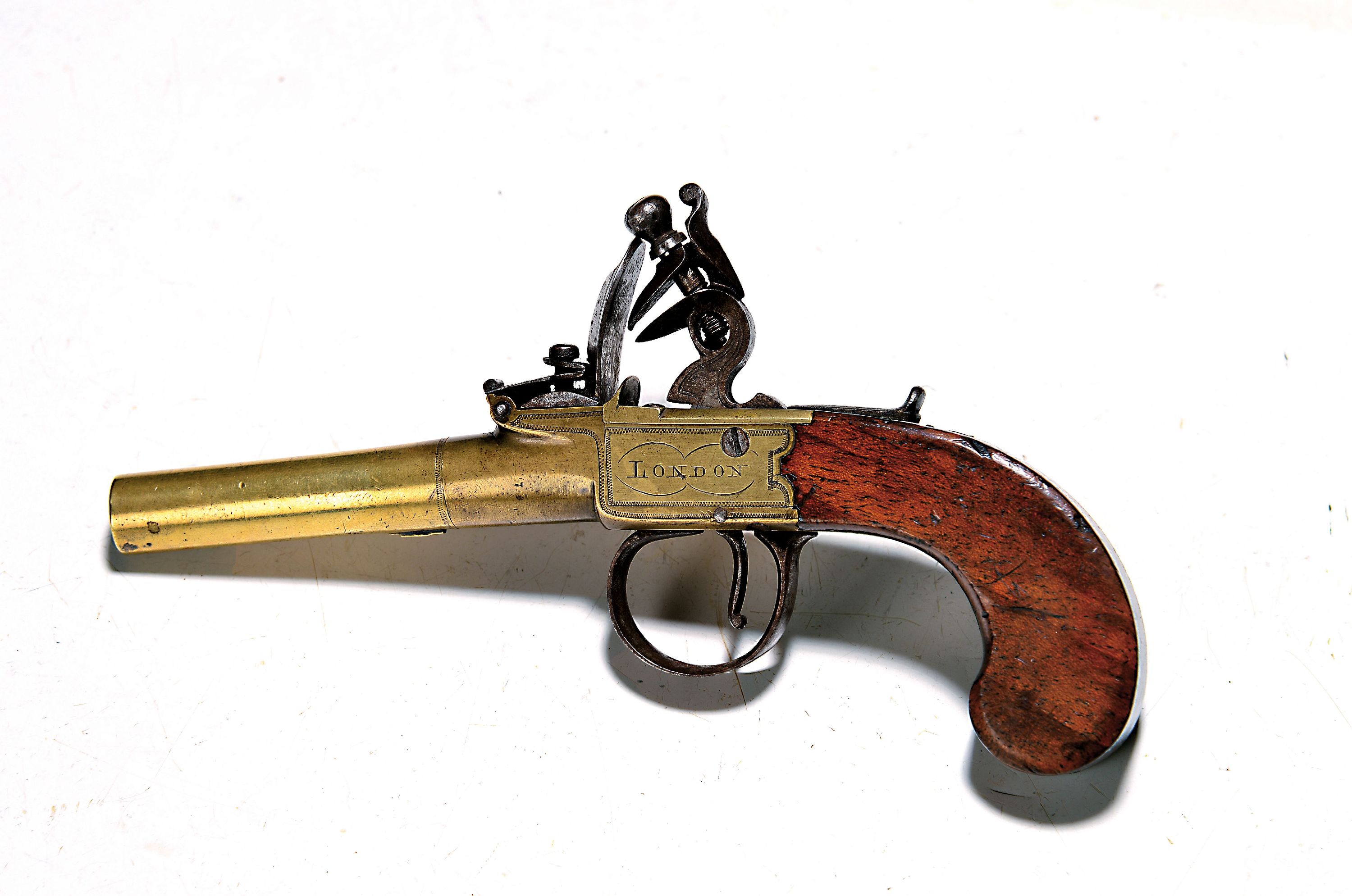 Image 27001482 - Terzerol, London, Mitte/Ende 19.Jh.. Steinschloß, Messing und Holz. Schlosskasten ...