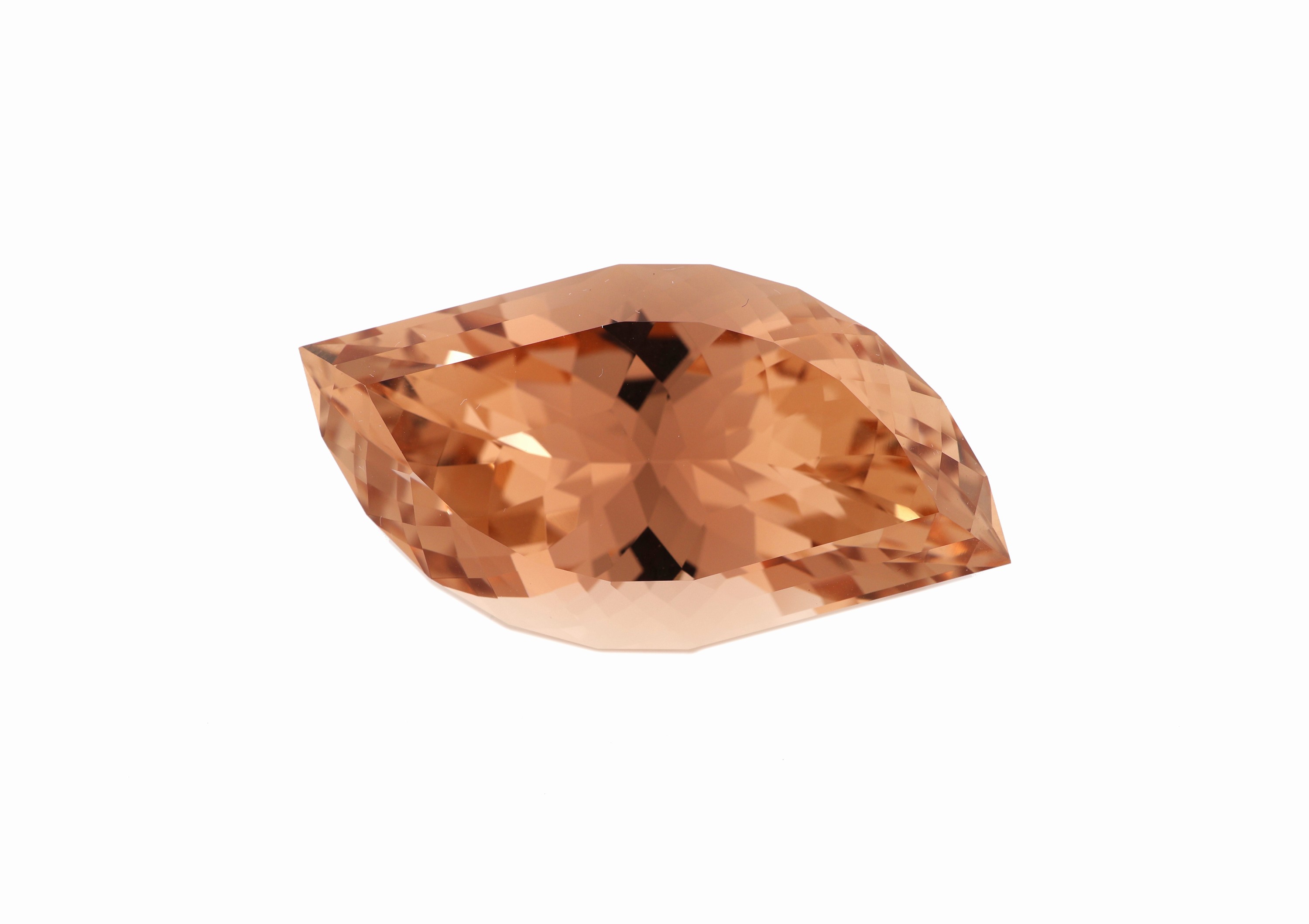 Image 27001548 - Loser facett. Imperial Topas, 70.45 ct, Light Reddish Orange, geschwungene Navetteform, ...