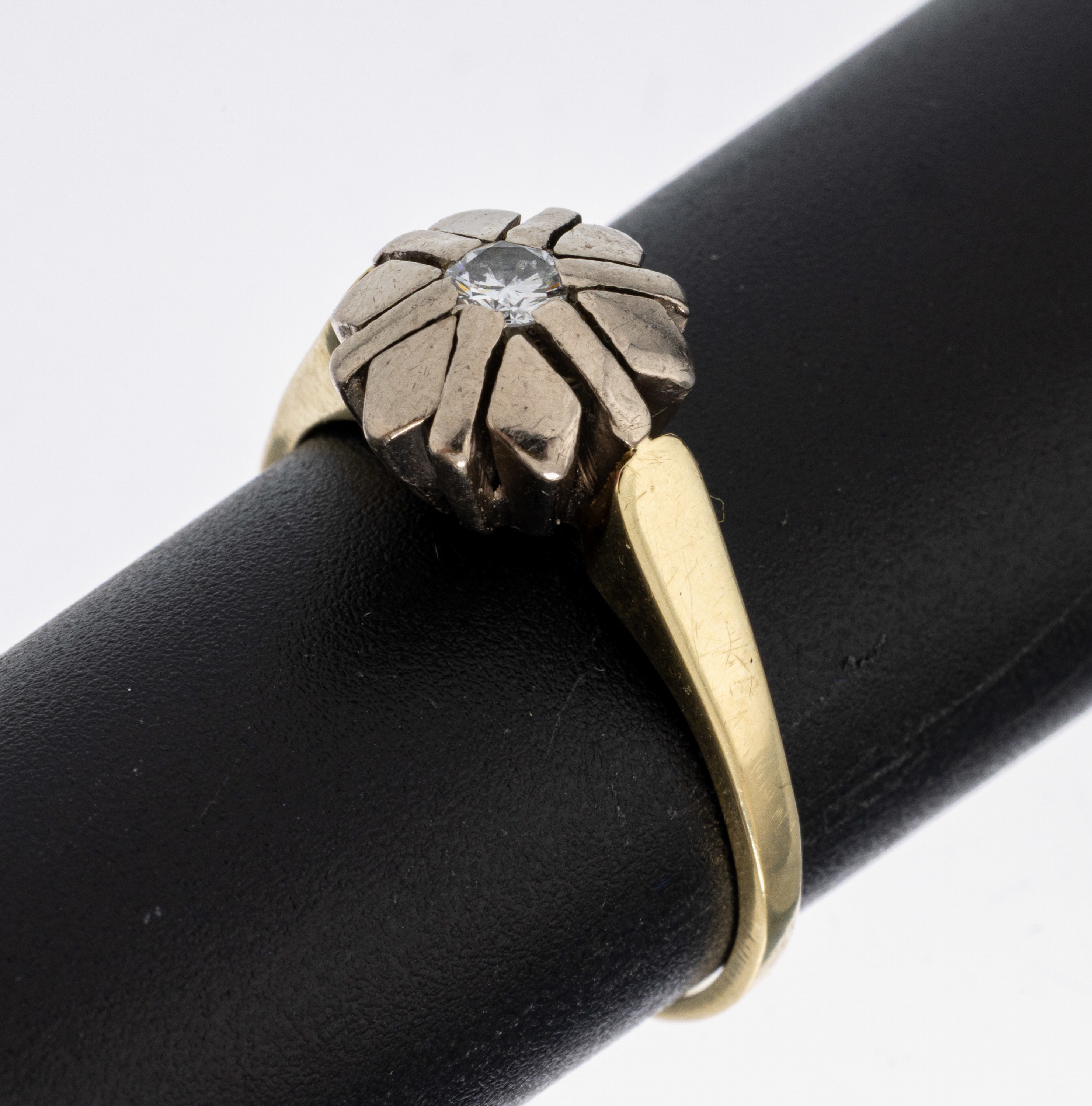 Image 27001556 - 14 kt Gold Brillant-Ring, GG 585/000, Brillant ca. 0.10 ct Weiß/si, RW 58, ca. 5.3 g